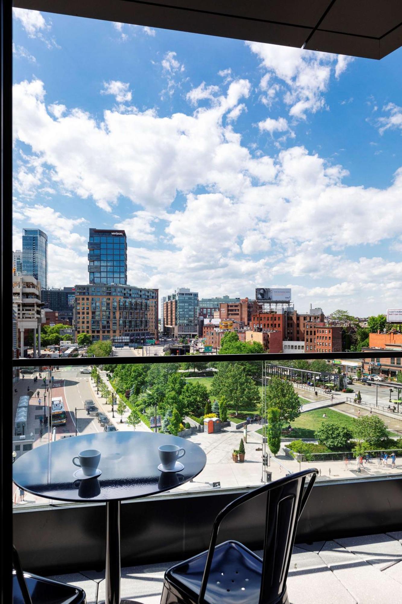 Hotel Canopy By Hilton Downtown 4*