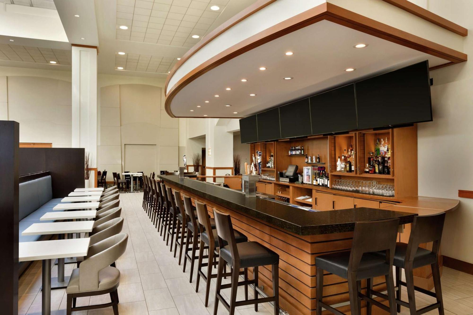 Embassy At Logan Airport Hotel 3*