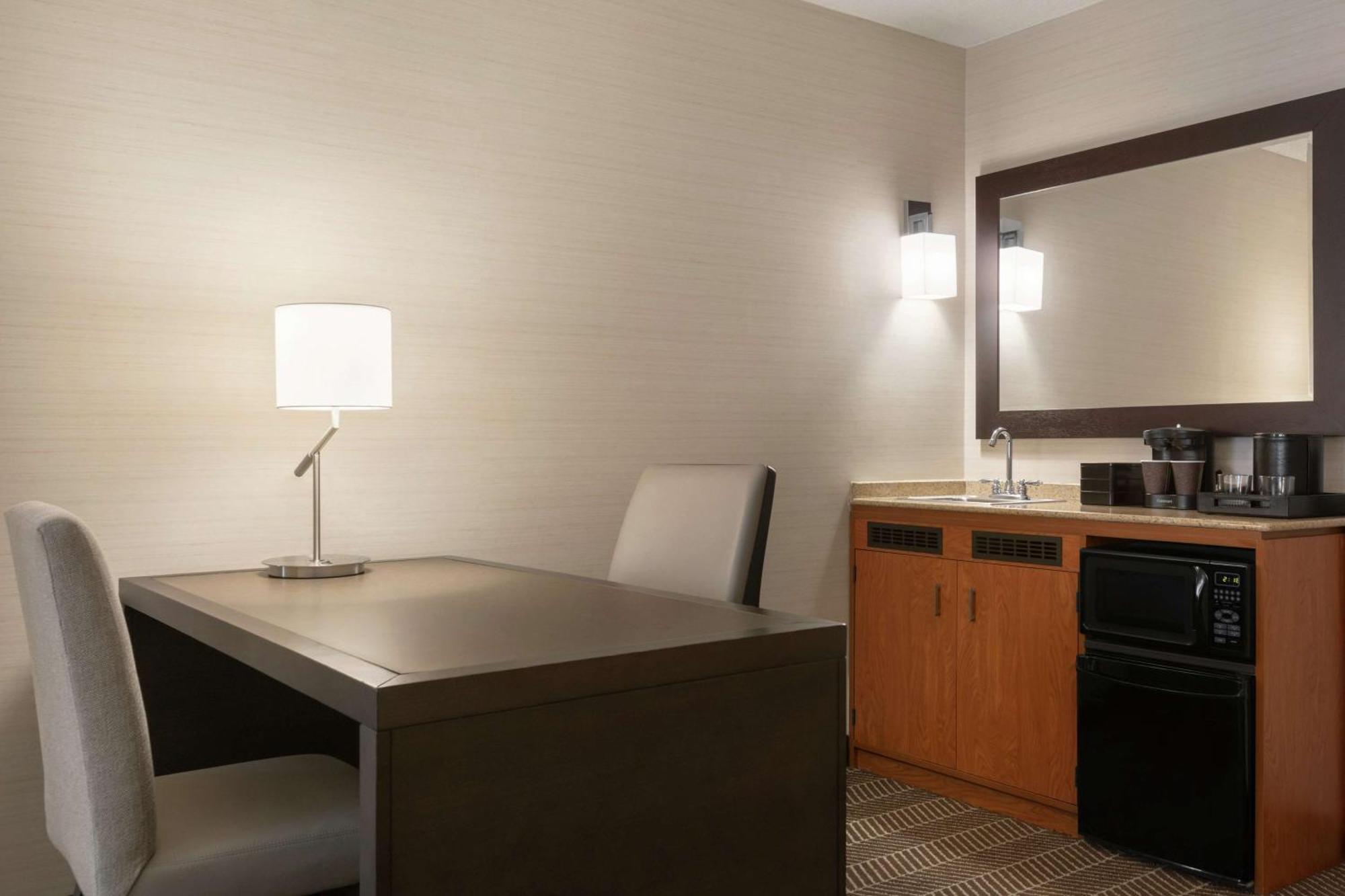 Embassy At Logan Airport Hotel