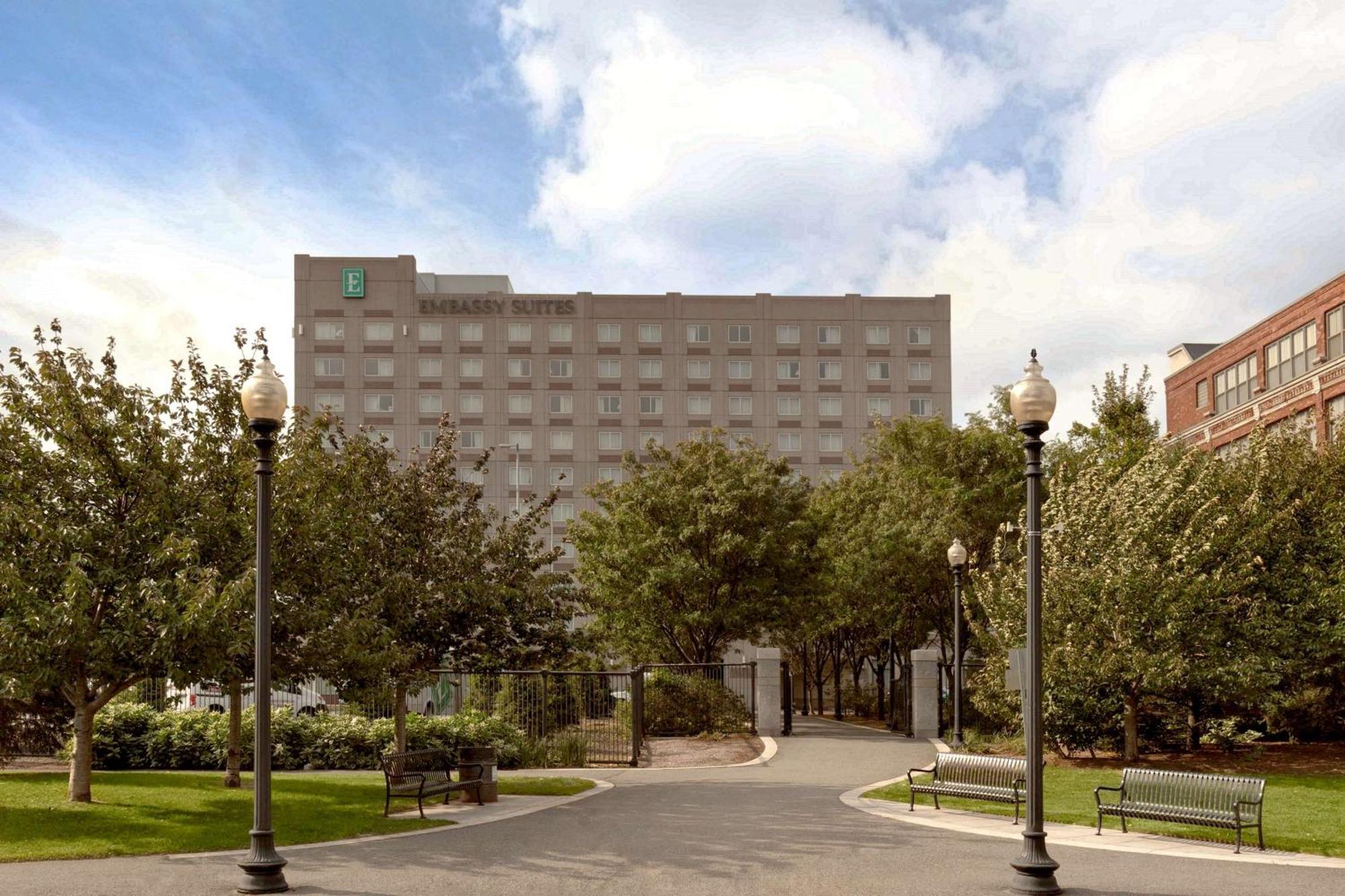 Hotel Embassy At Logan Airport 3*
