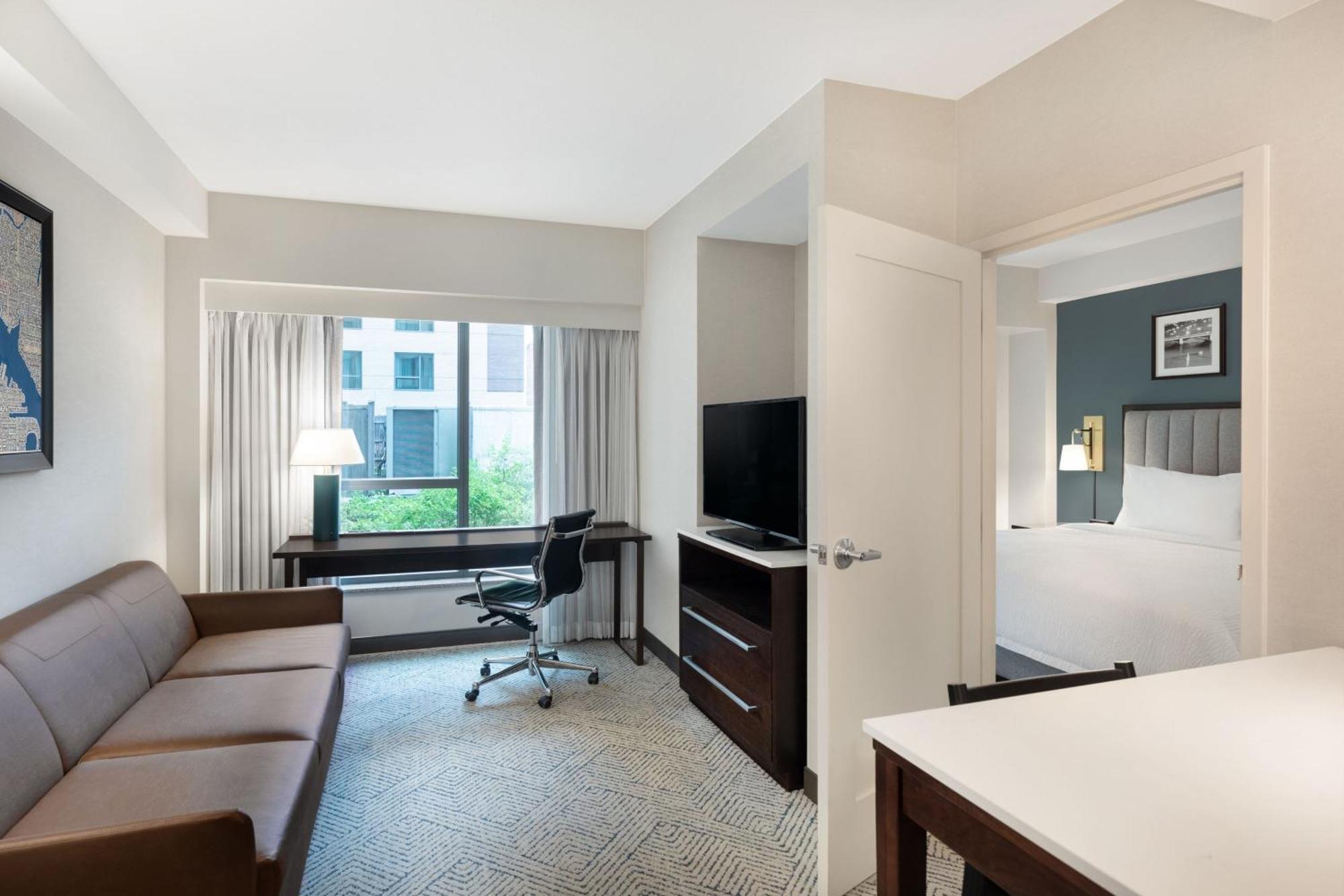 By Marriott Back Bay/fenway 3*