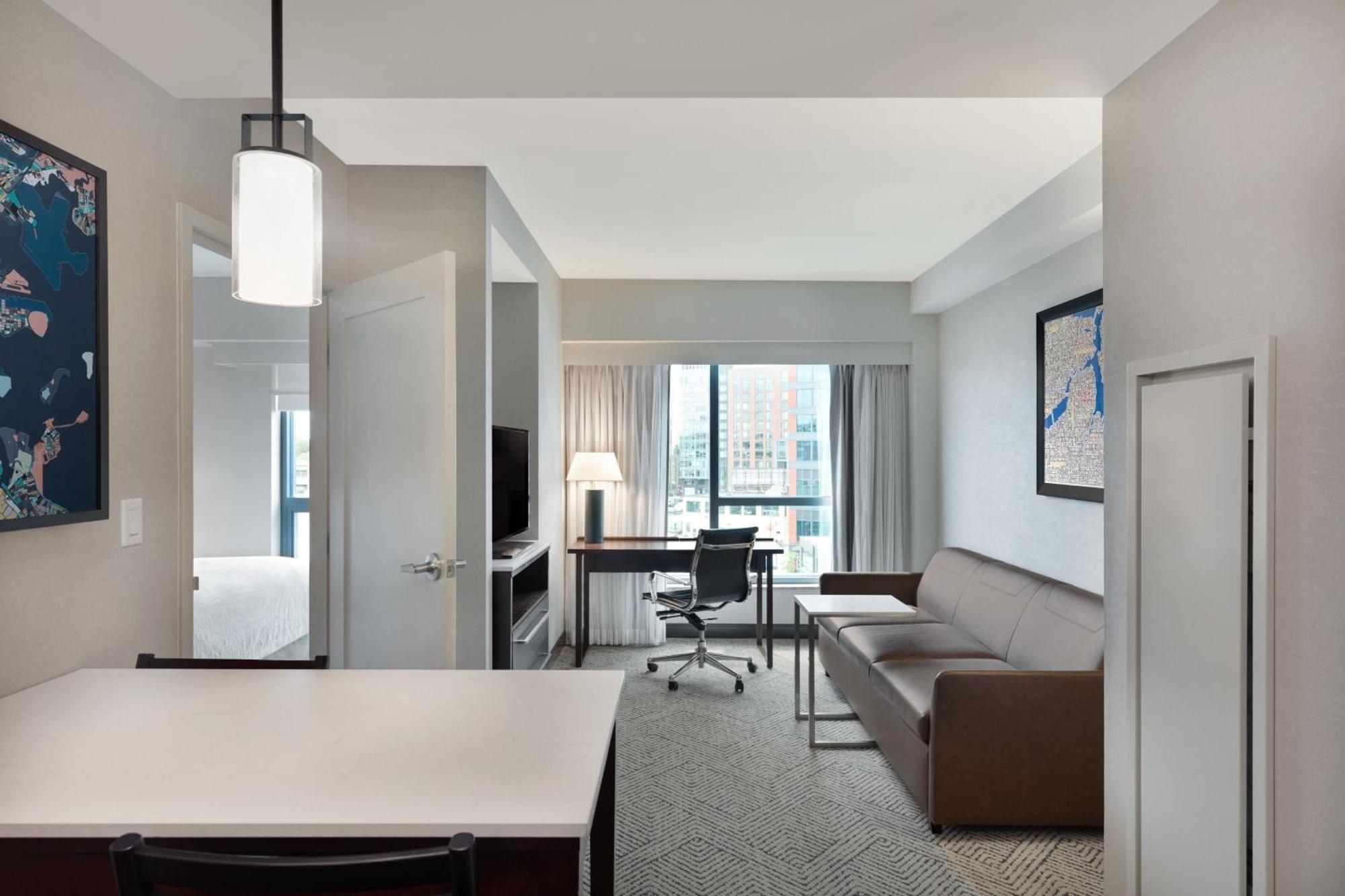 Hotel By Marriott Back Bay/fenway