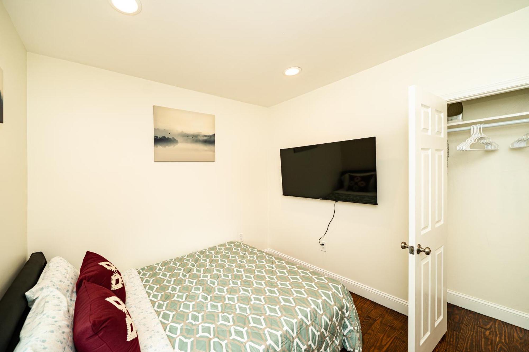 988 New! Bliss - Cozy & Lovely Getaway * Boston