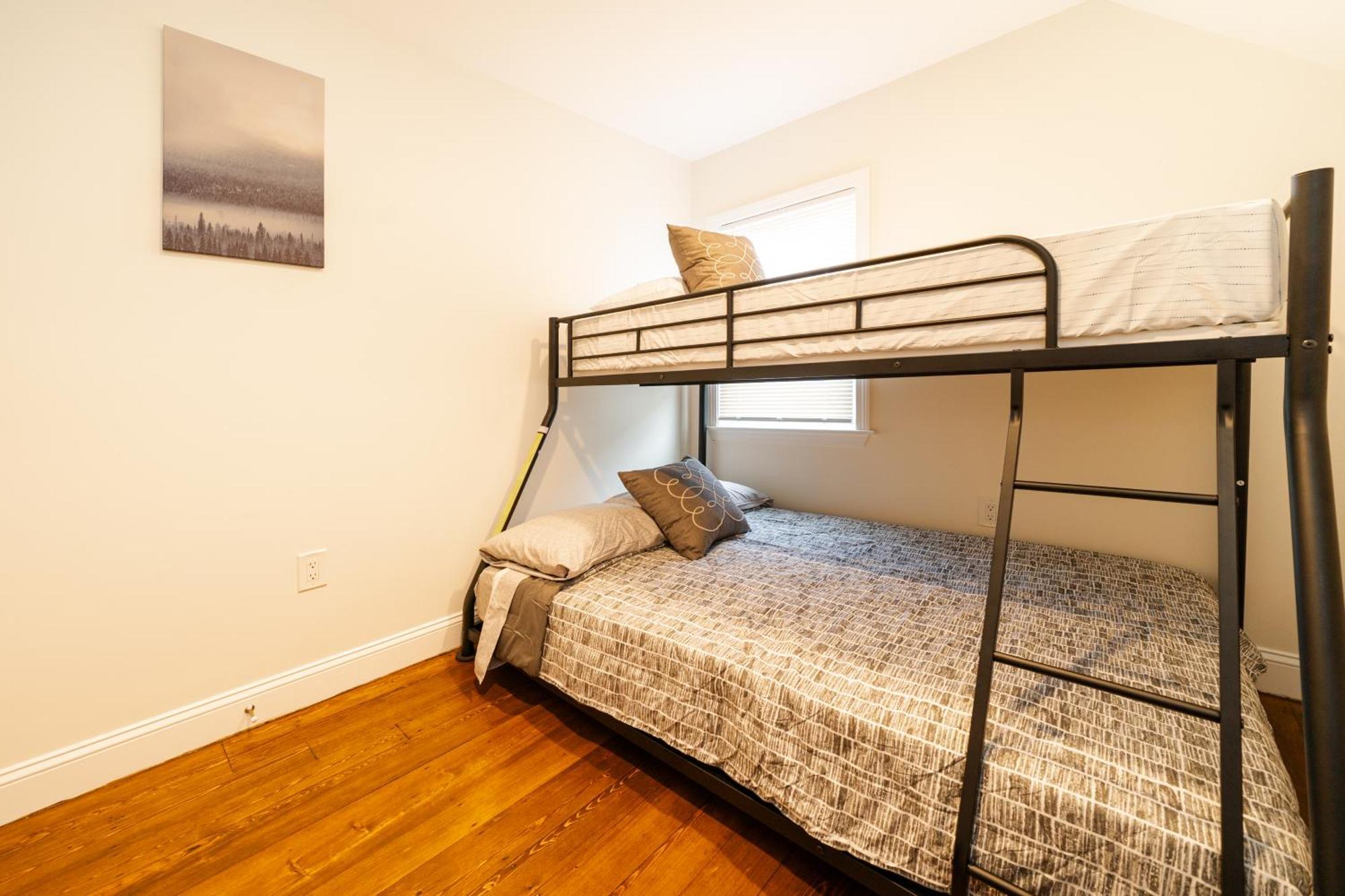 Apartment 988 New! Bliss - Cozy & Lovely Getaway *