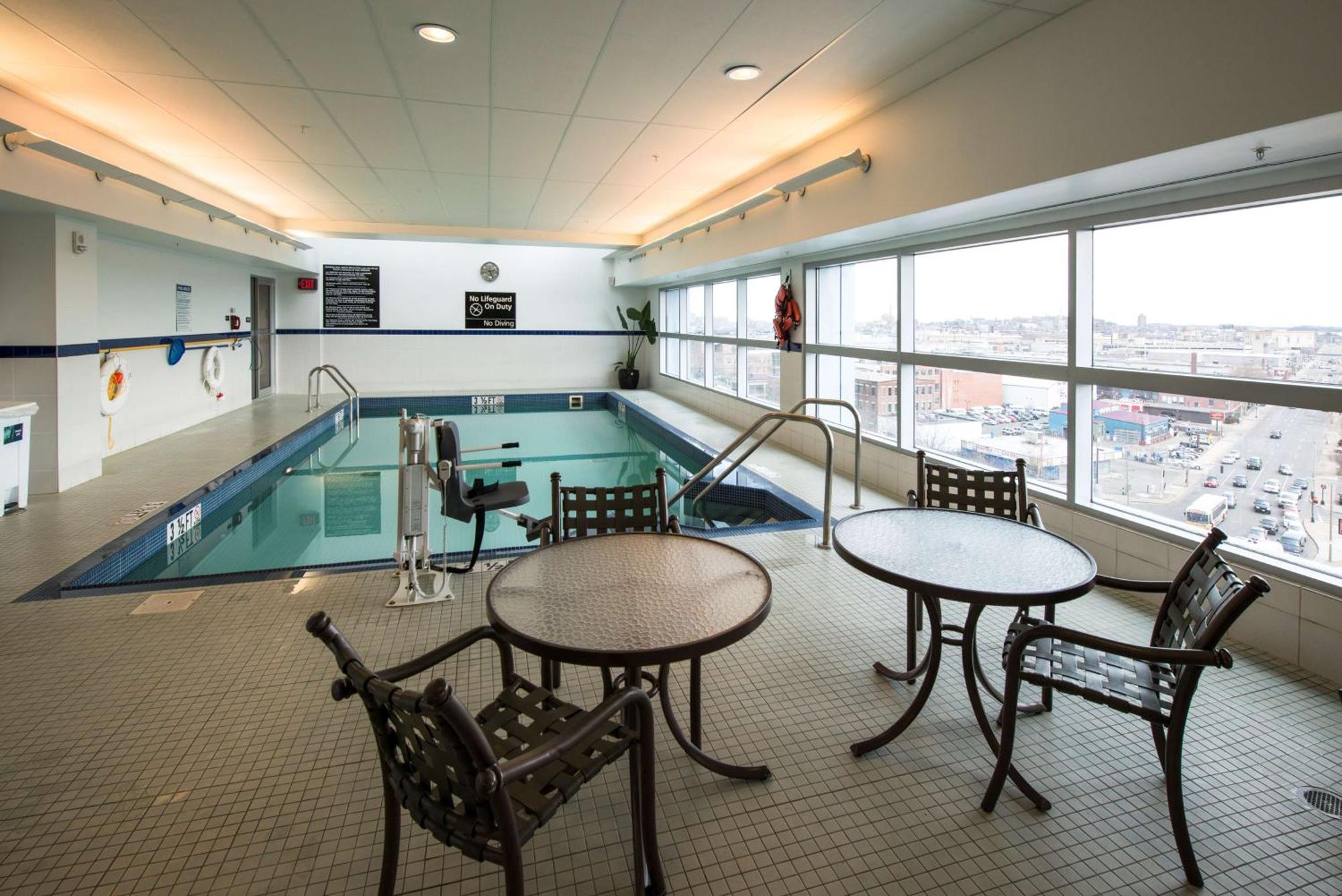 Hampton & Crosstown Center 3*