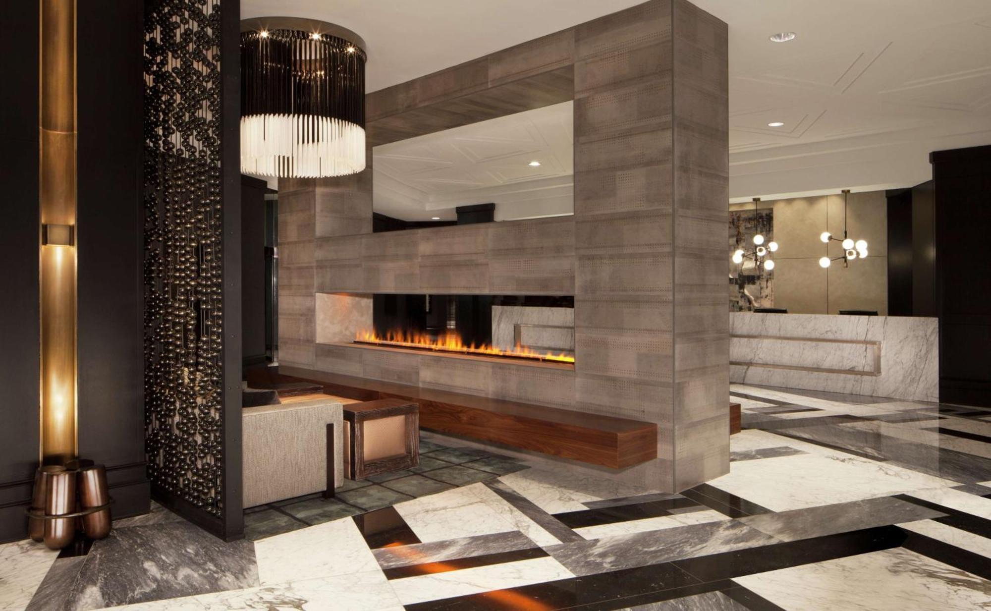 Hotel Hilton Back Bay 3*