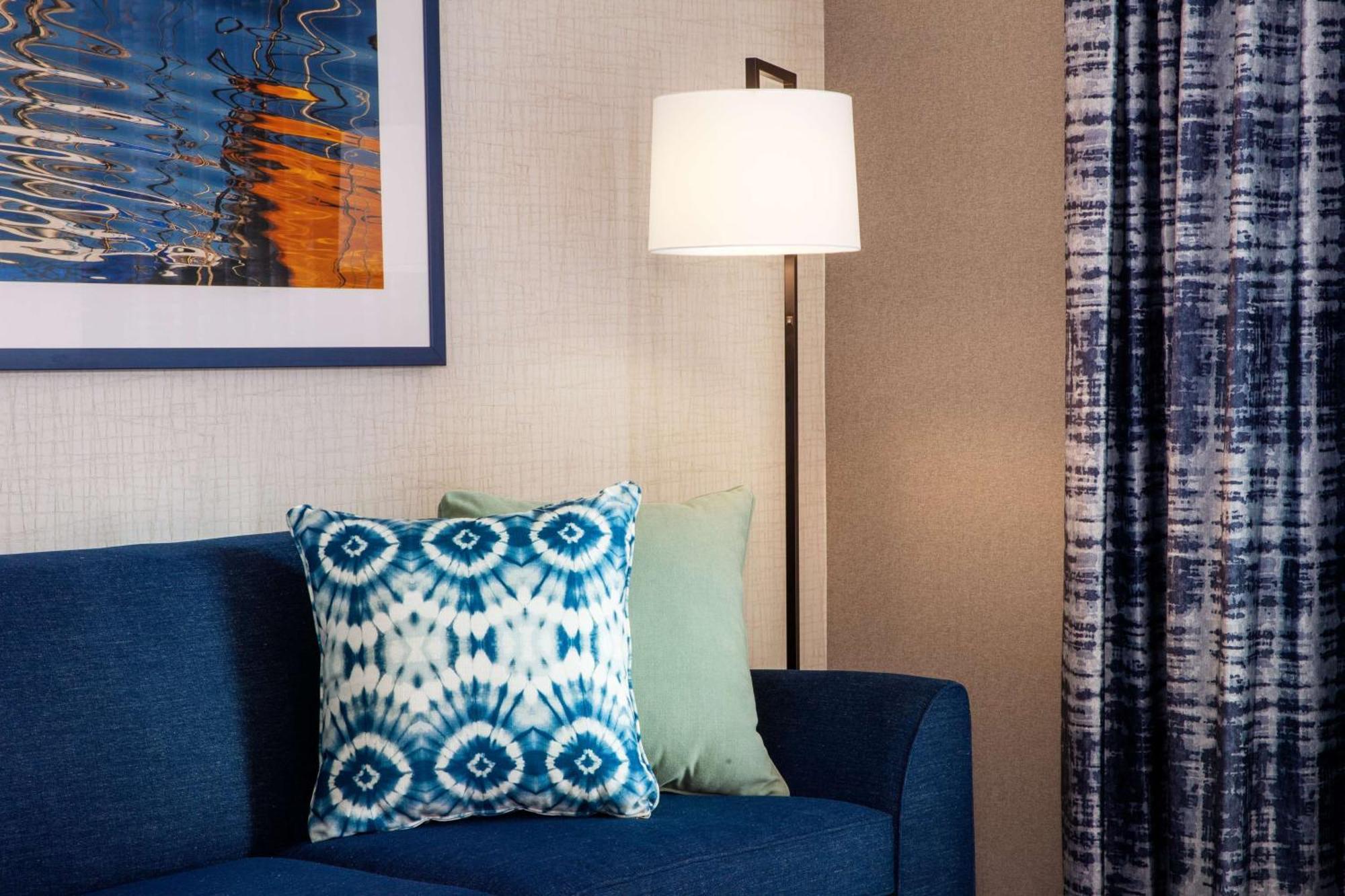 Hampton Seaport District Hotel 3*