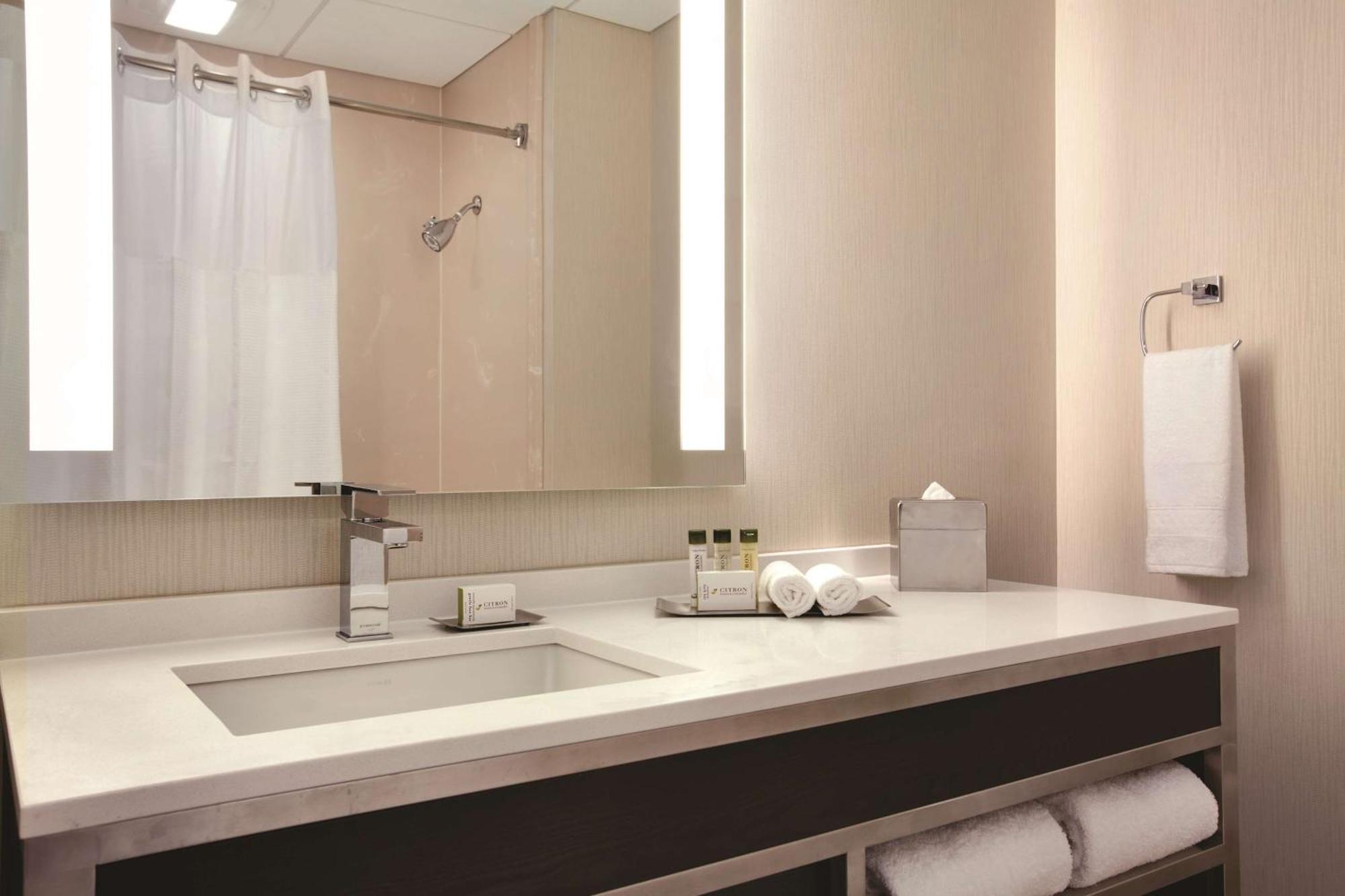 Doubletree By Hilton - Downtown 3*