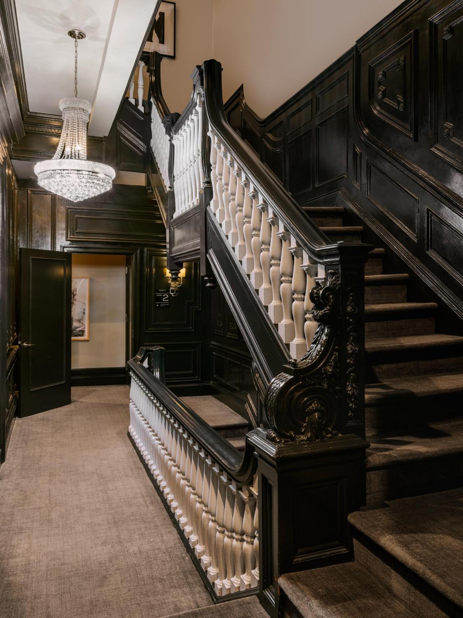 No. 284 Powered By Sonder Hotel 4*