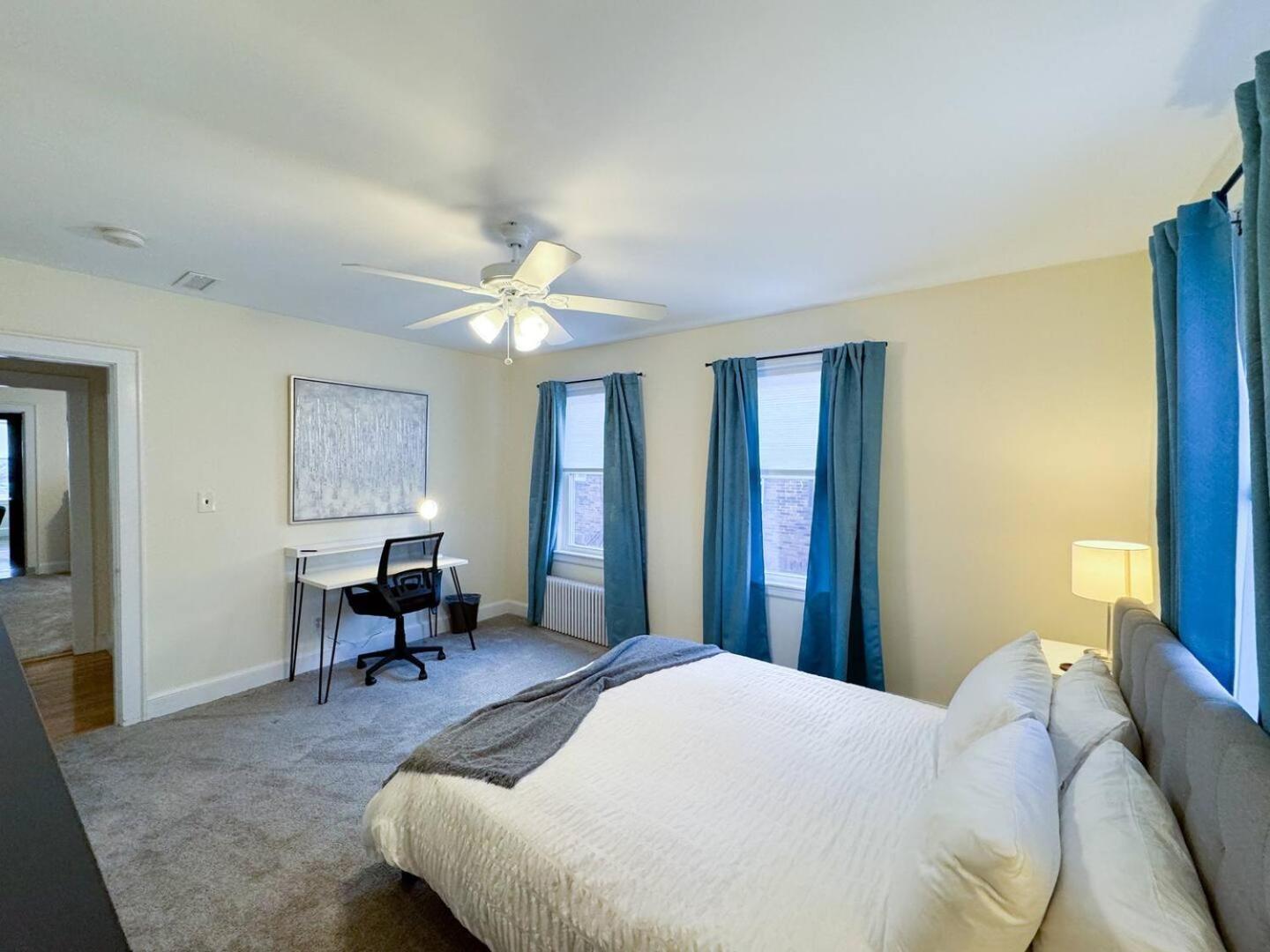 Spacious 3 Bed, In Unit Laundry, Air *