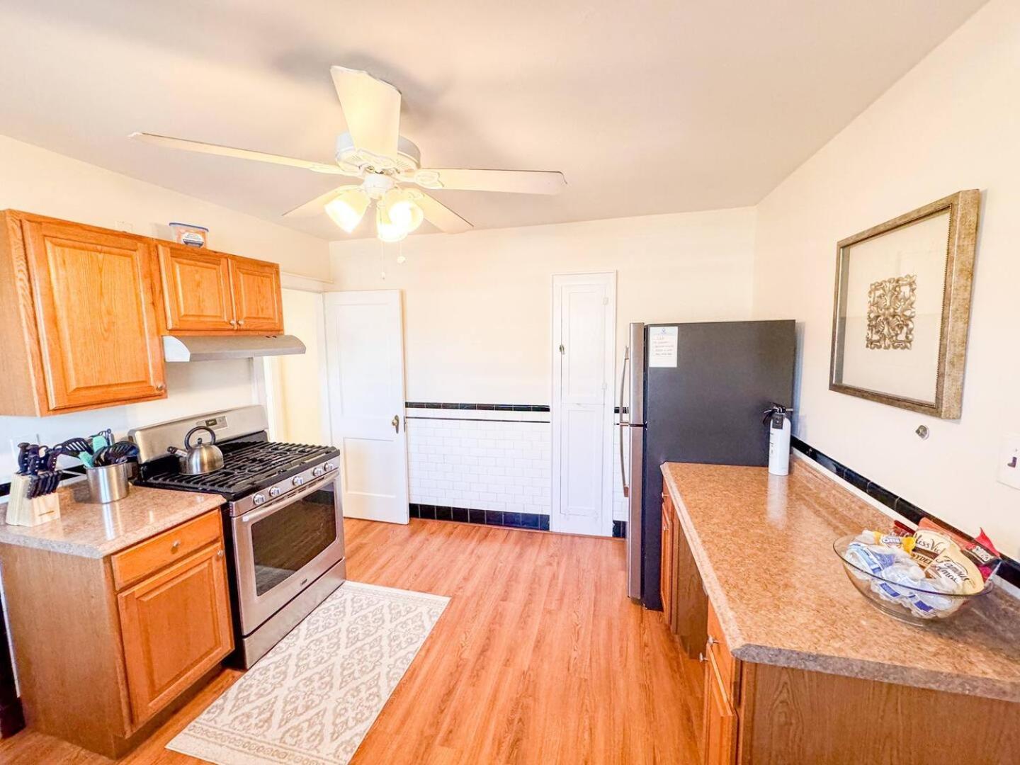 Spacious 3 Bed, In Unit Laundry, Air * Boston