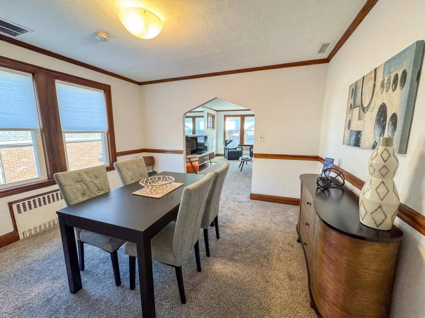 Spacious 3 Bed, In Unit Laundry, Air Boston