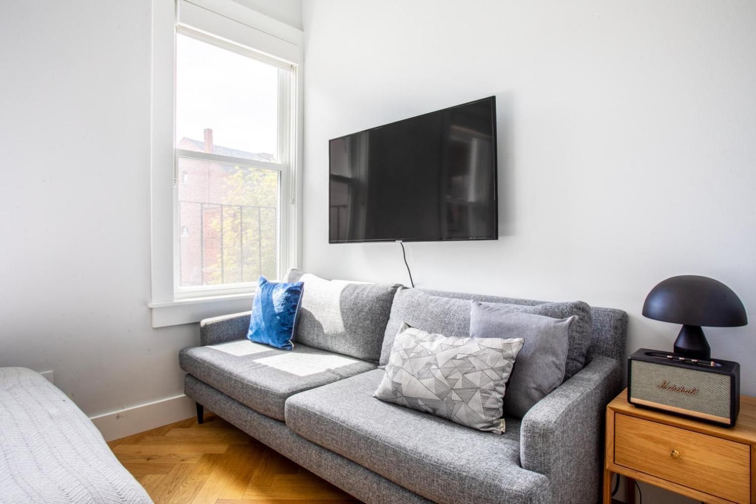 Steps From Northeastern Restaurants Bos-394 Apartment