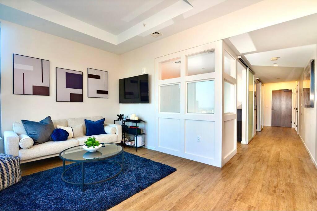Apartment Modern Seaport Oasis *