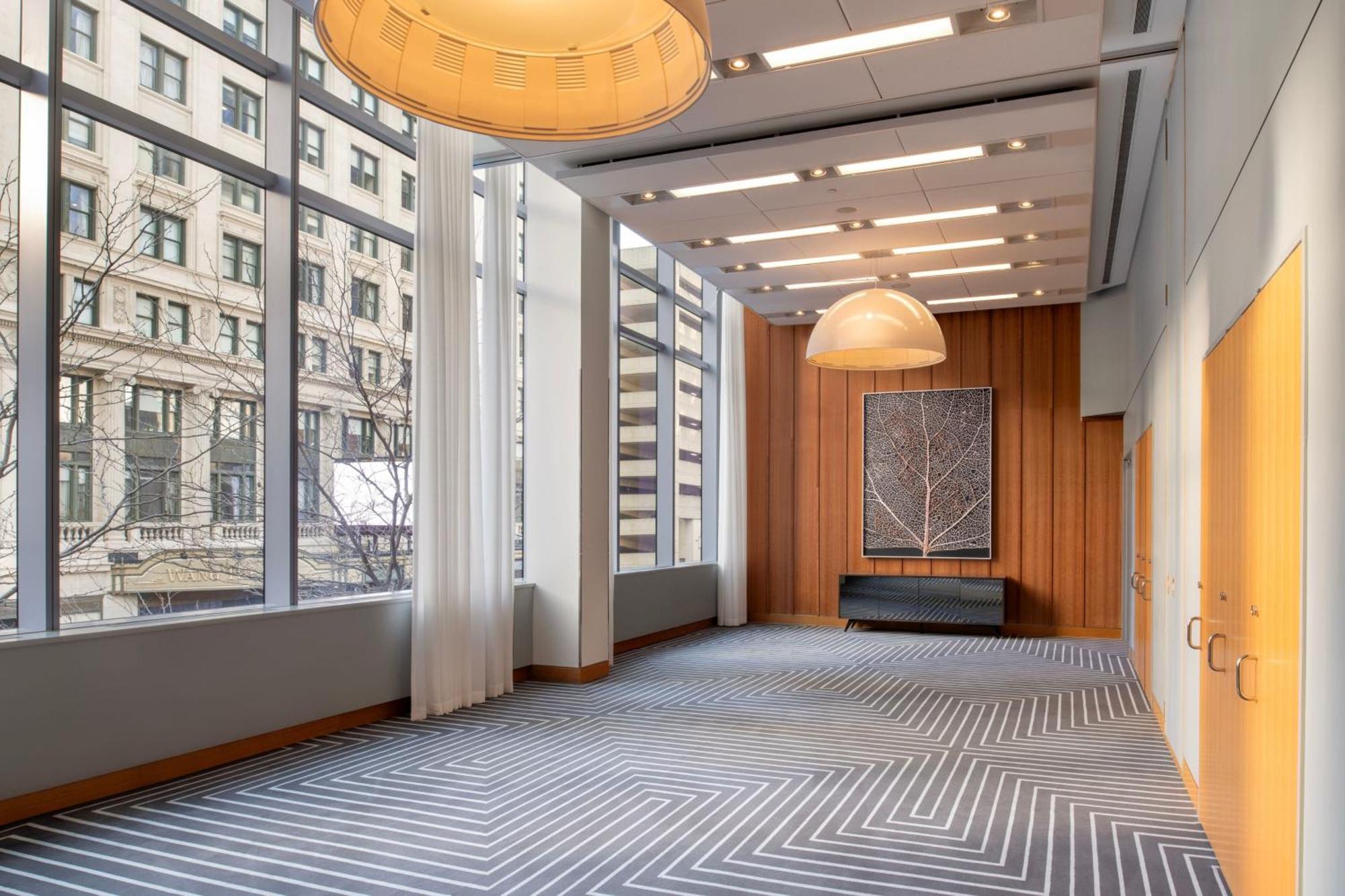 W Hotel 4*