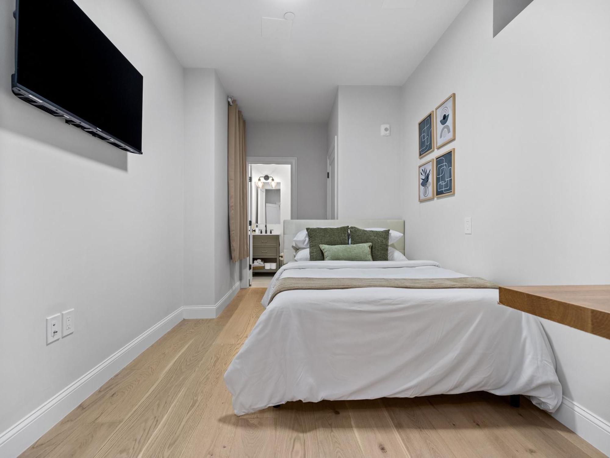 Apartment 5br 3bath 6beds Boston