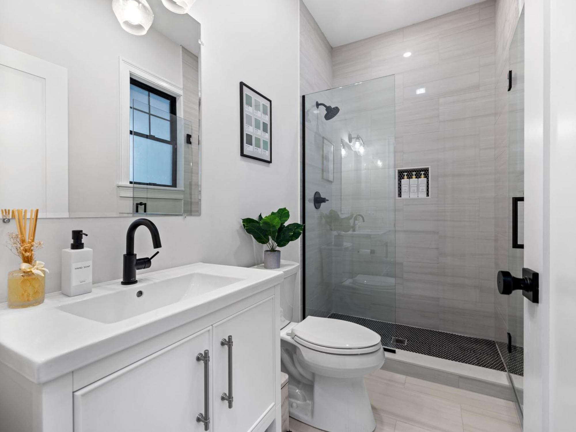 5br 3bath 6beds Apartment *