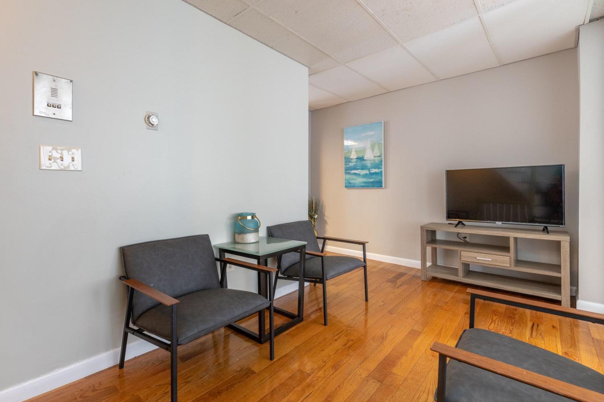 3 Bed 1 Bath In Historic Building