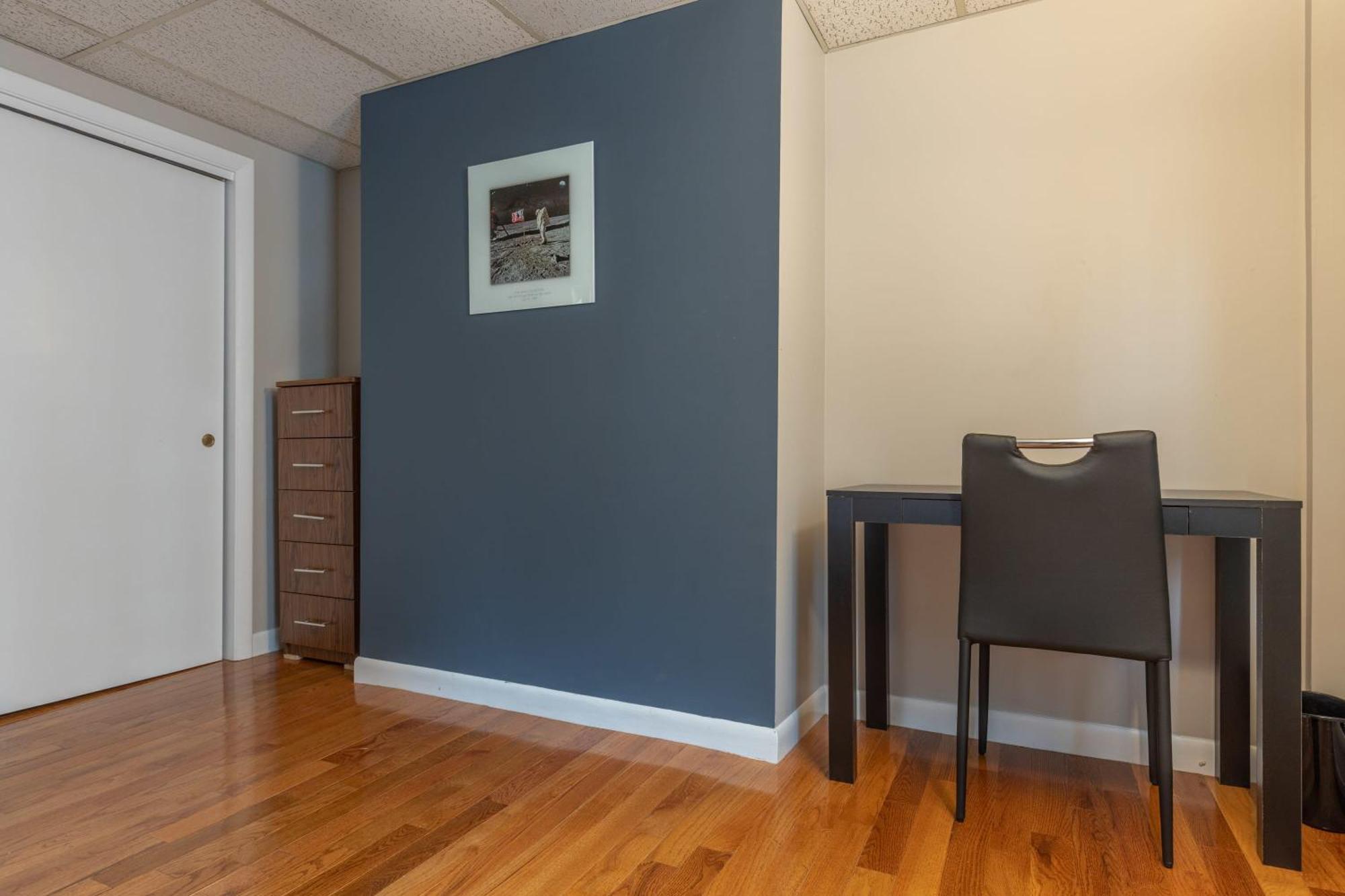 3 Bed 1 Bath In Historic Building Apartment *