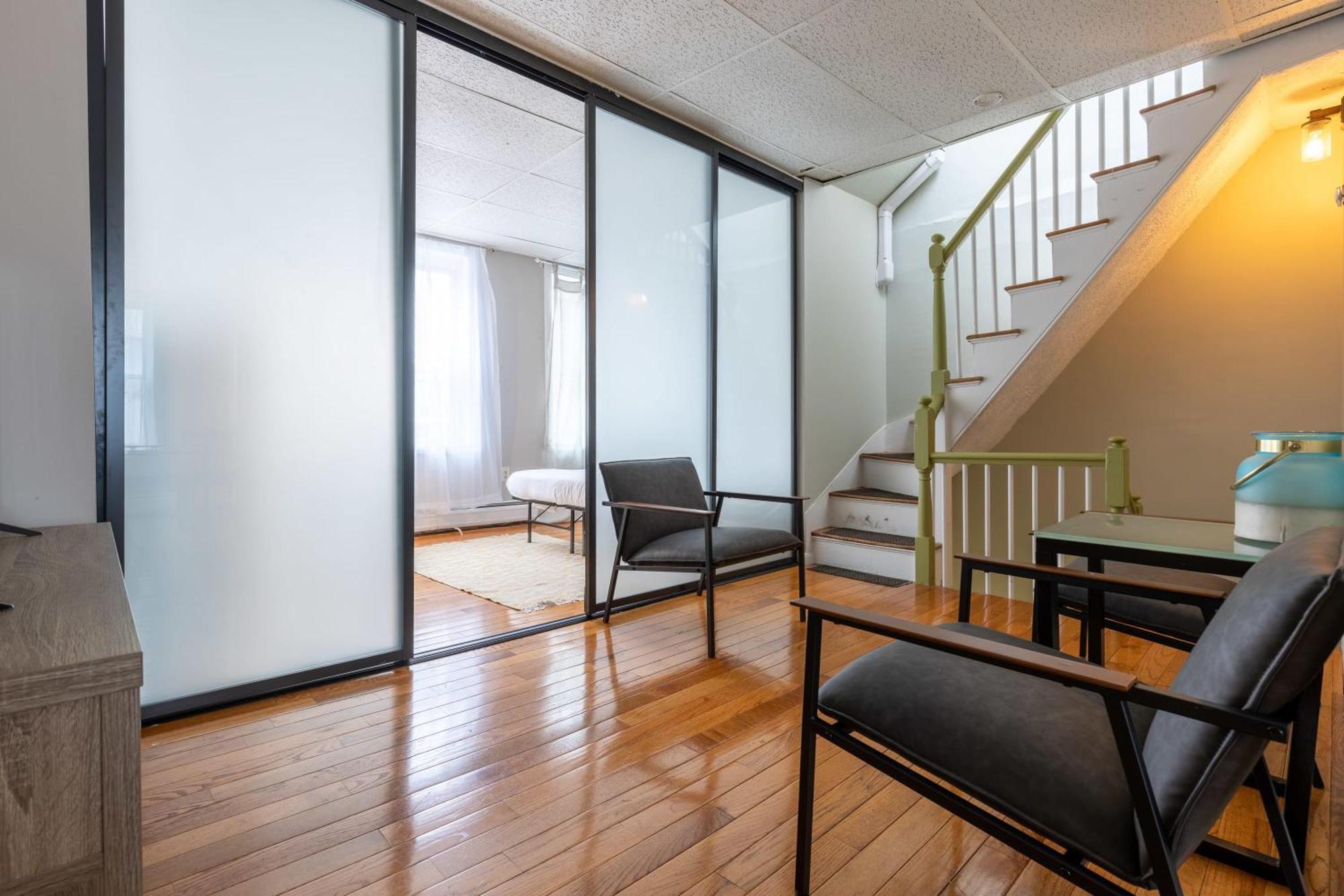 Apartment 3 Bed 1 Bath In Historic Building Boston