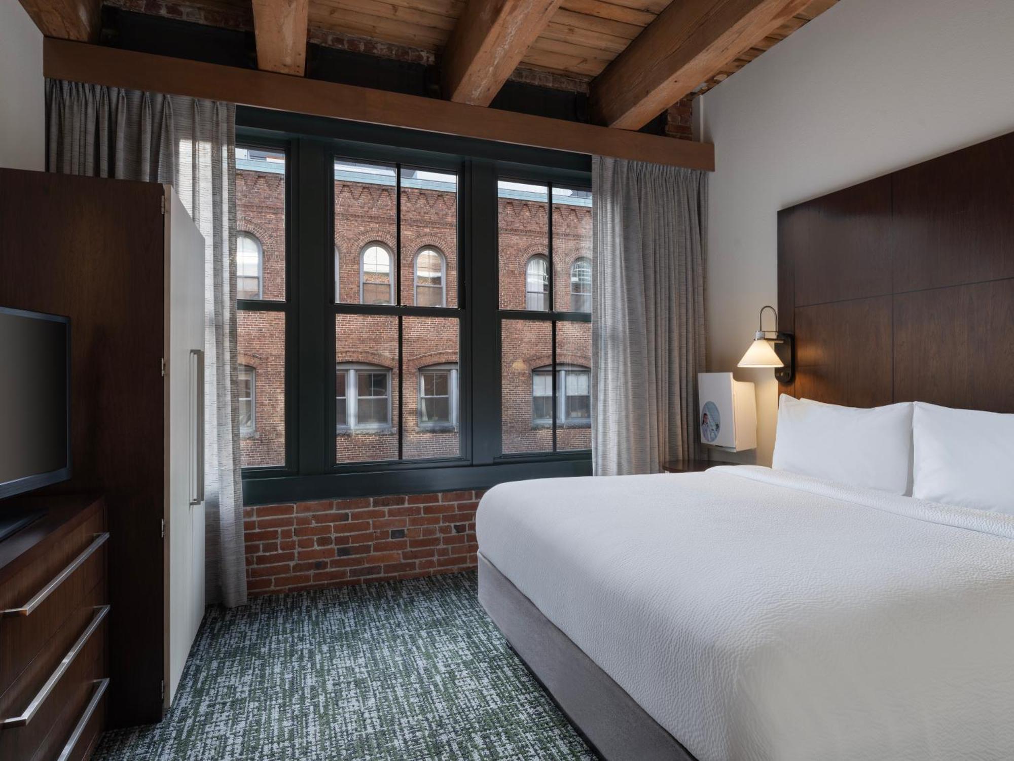 Hotel By Marriott Downtown Seaport Boston