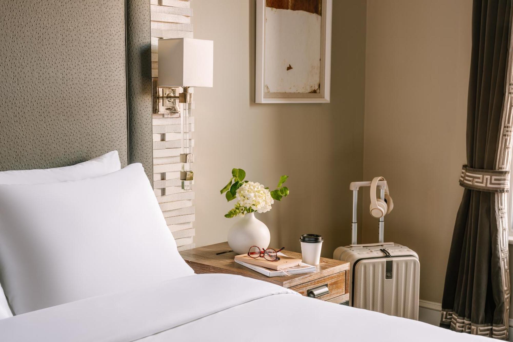 No. 284 Powered By Sonder Hotel Boston