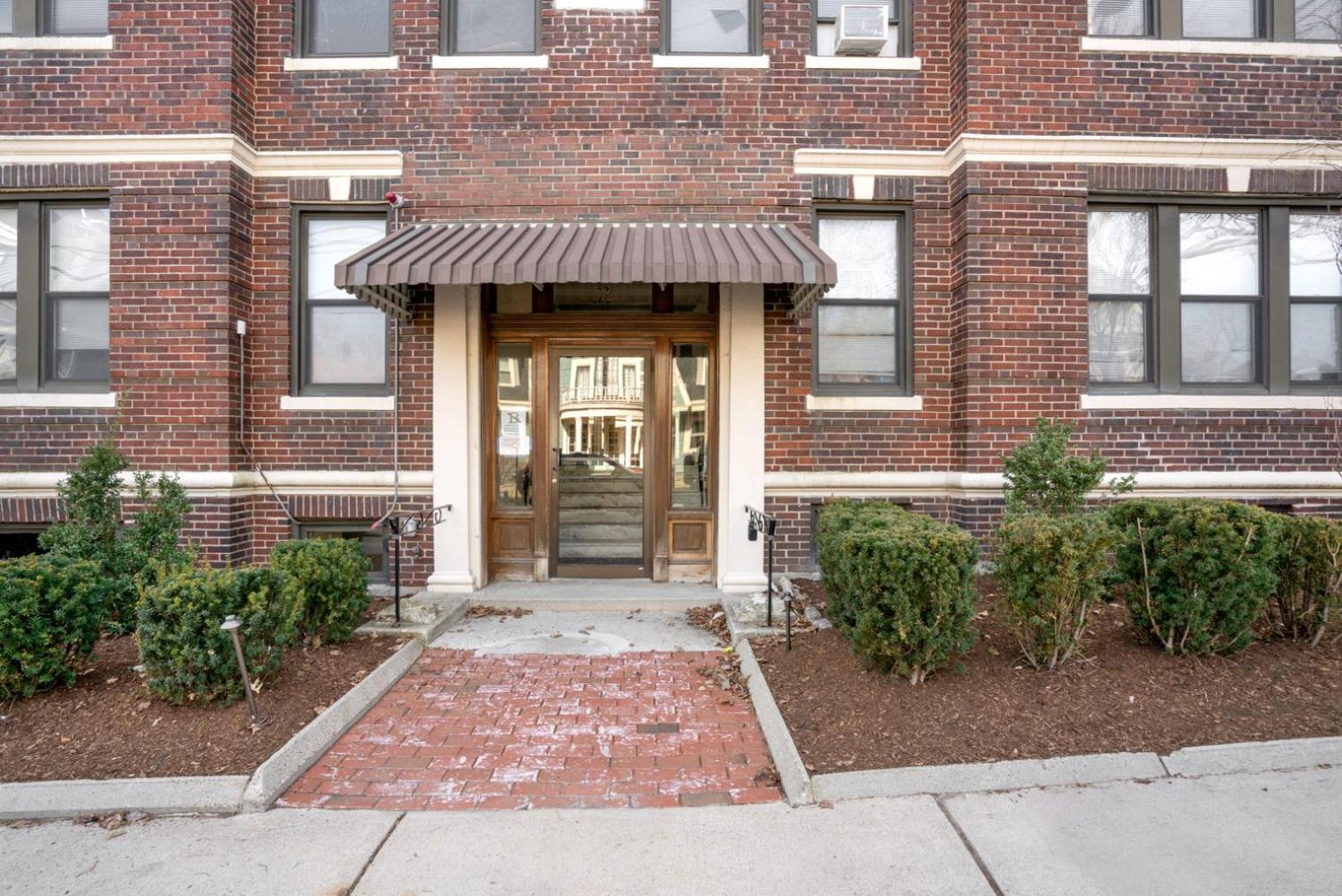 Ample Allston 2br W Wd In Basement Bos-271