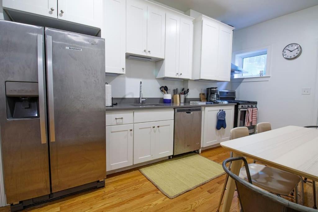 Apartamento 4br 1,5bh Sunny Apt In Roxbury *