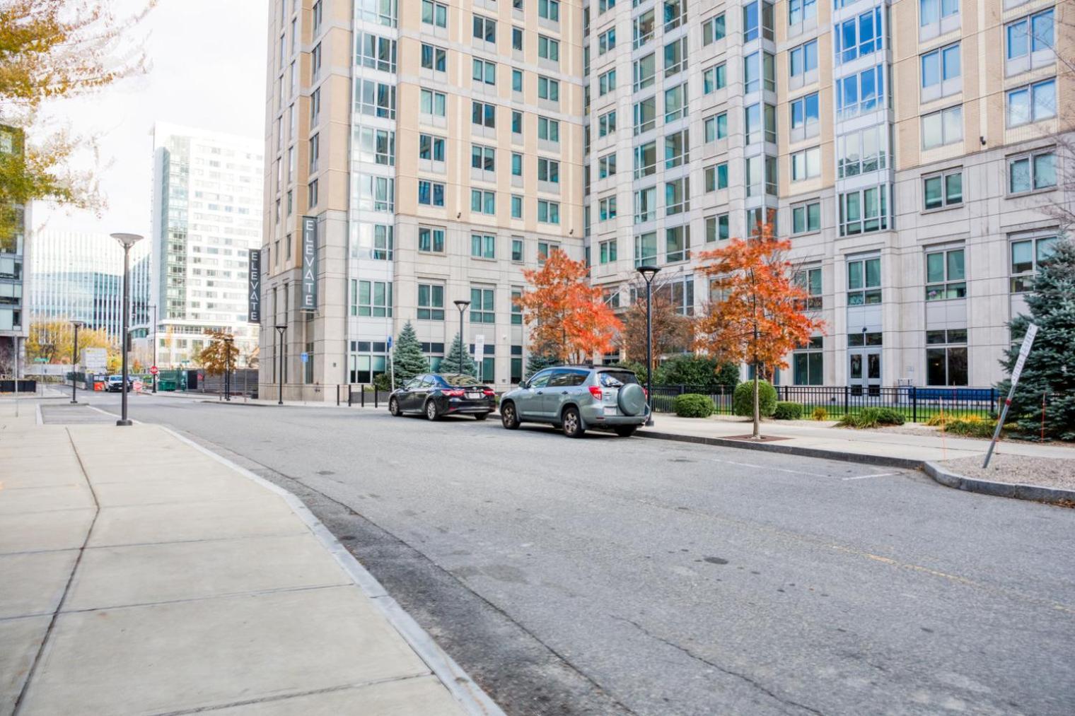 E Cambridge 2b2b W Wd Gym Steps From T Bos-520 Boston