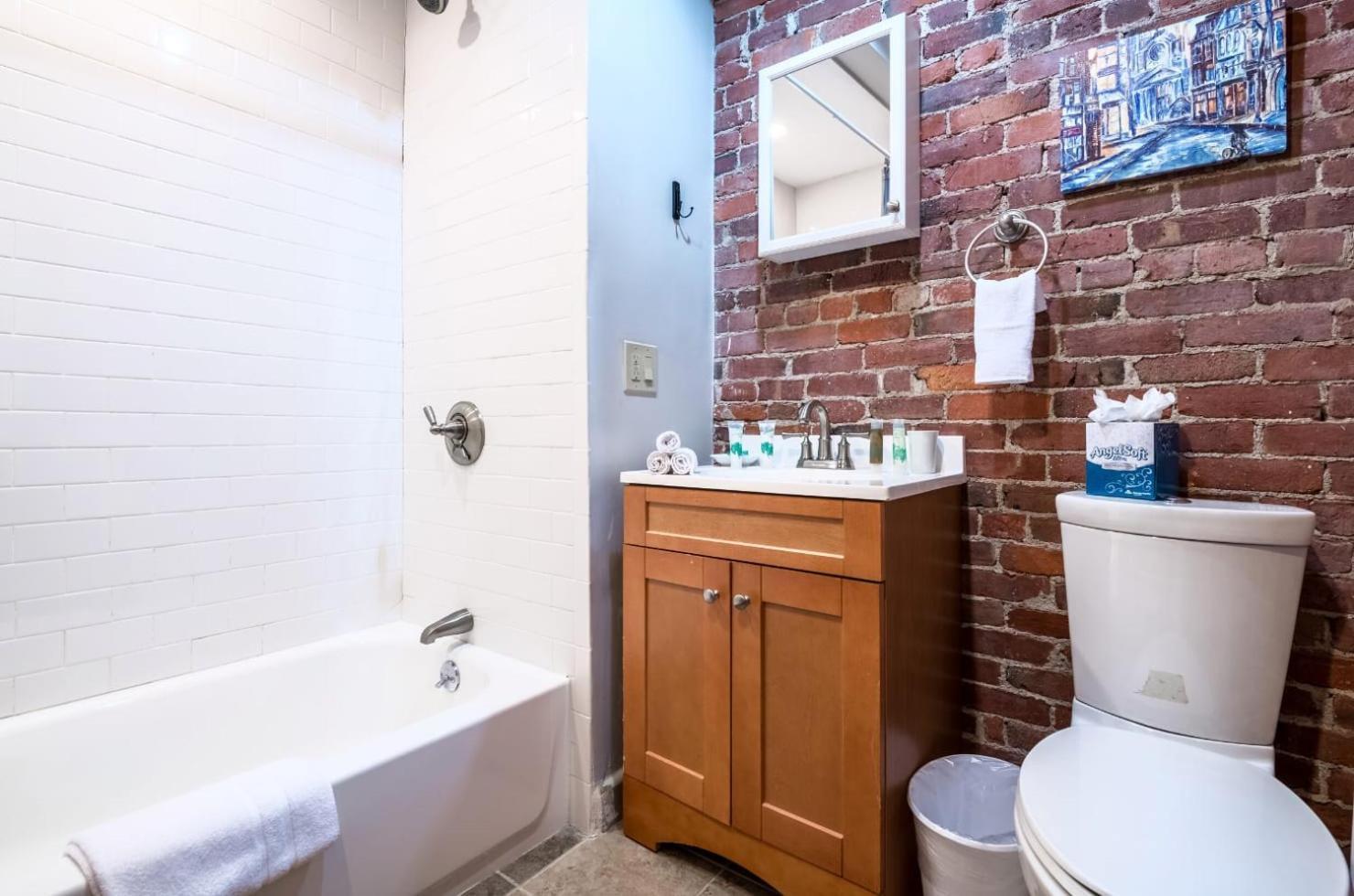 Historic Brick In North End - Bs-1