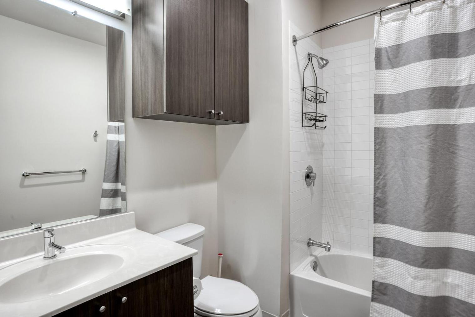 E Cambridge W Gym Wd Nr Lechmere T Bos-633