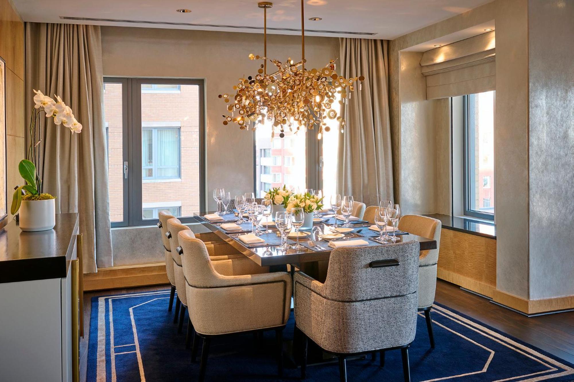Mandarin Oriental, Hotel