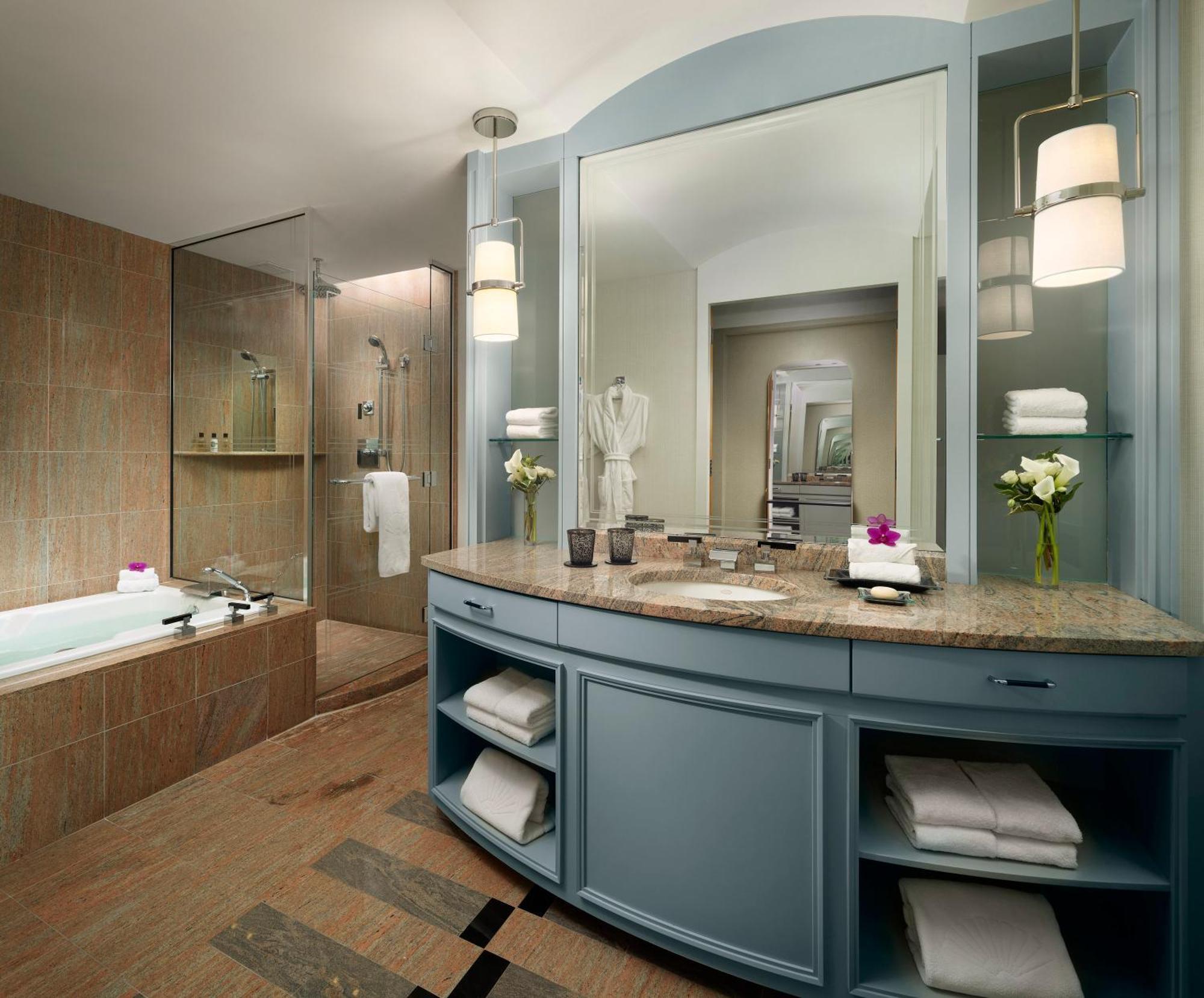 Mandarin Oriental, Hotel