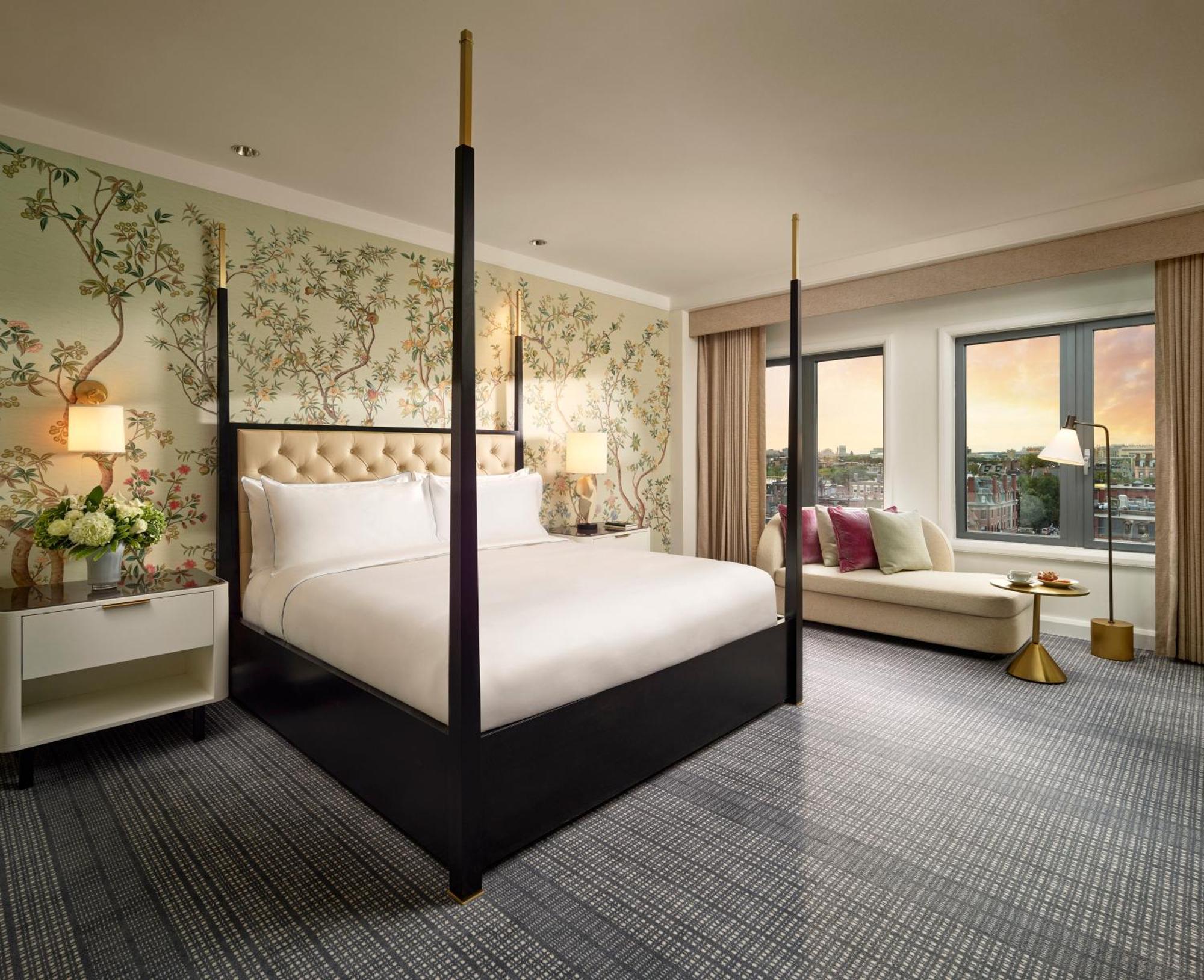Mandarin Oriental, Hotel