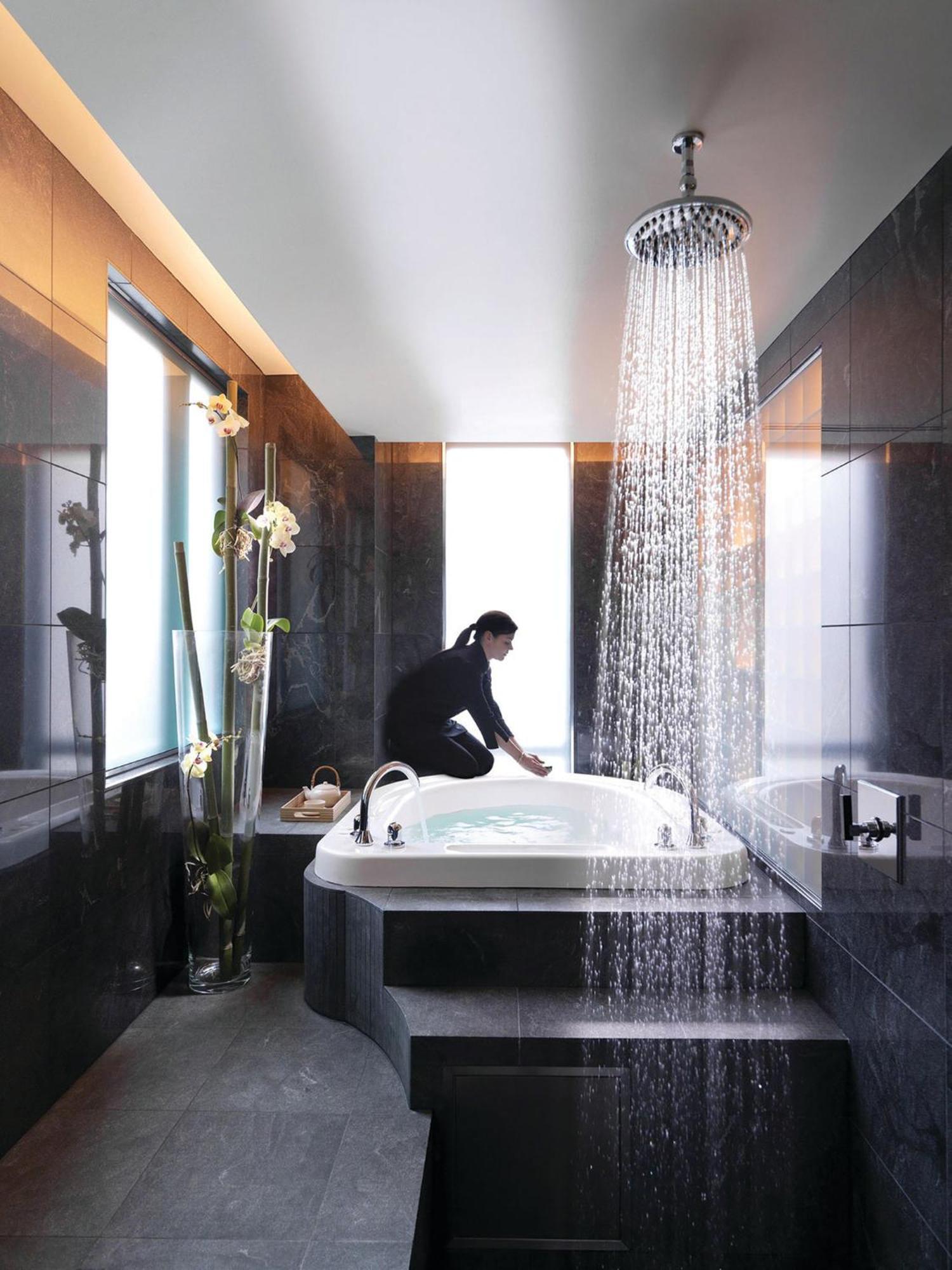 Mandarin Oriental, Hotel