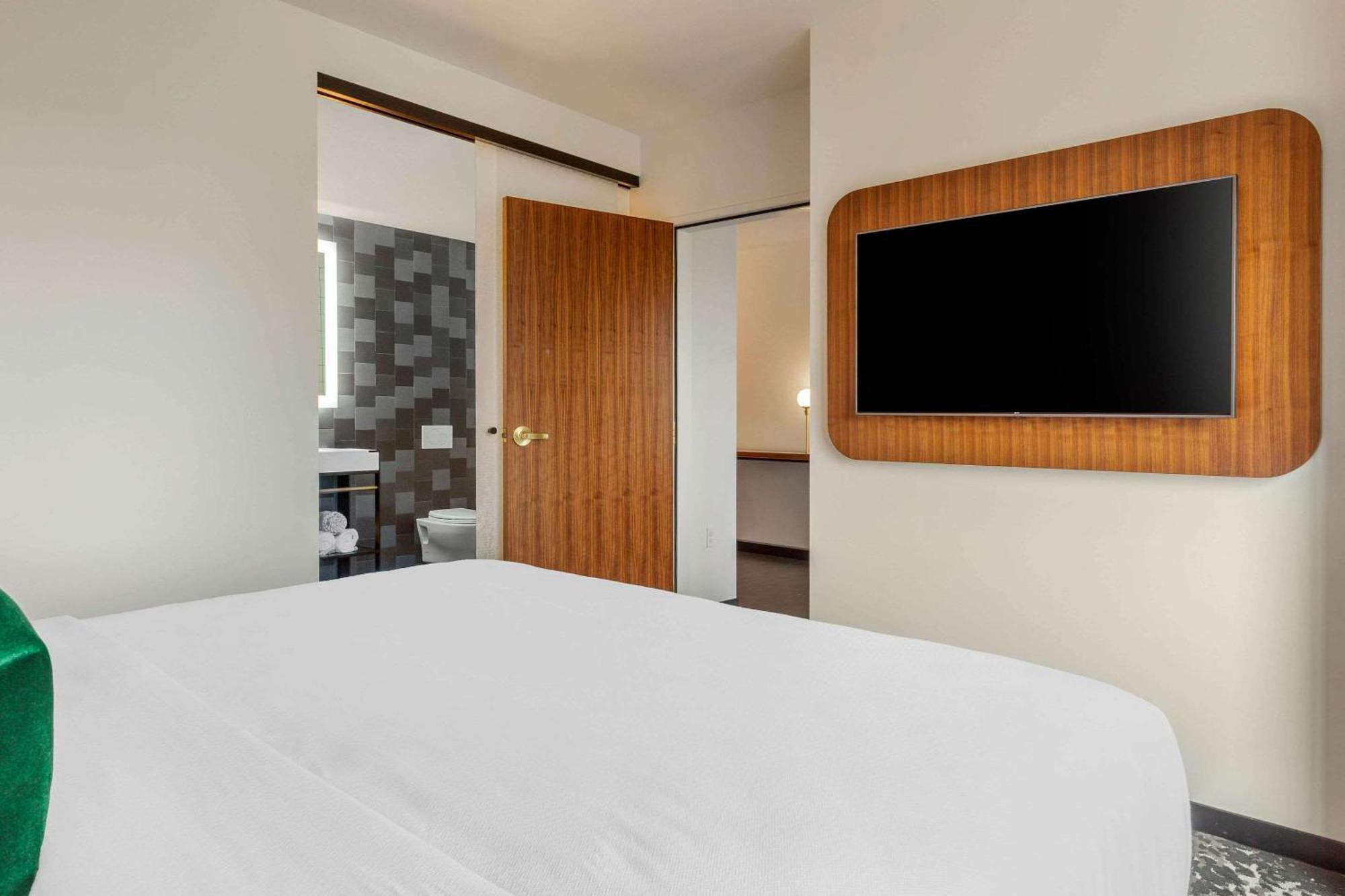 Cambria Downtown - Seaport Hotel Boston
