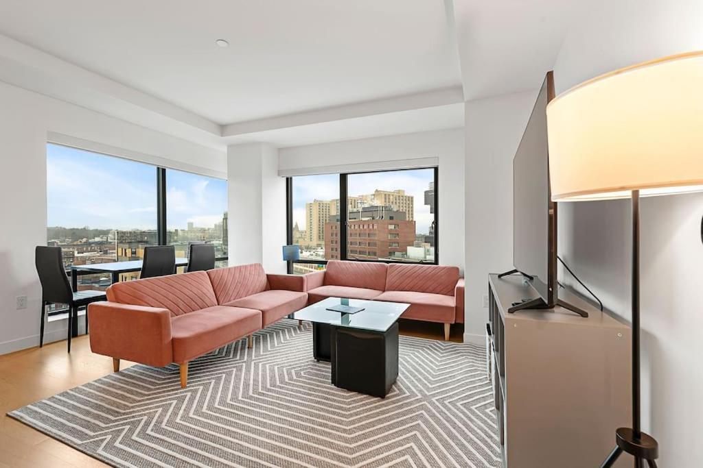 Chic 2br 2ba Retreat In The Heart Of Fenway Park Apartment *