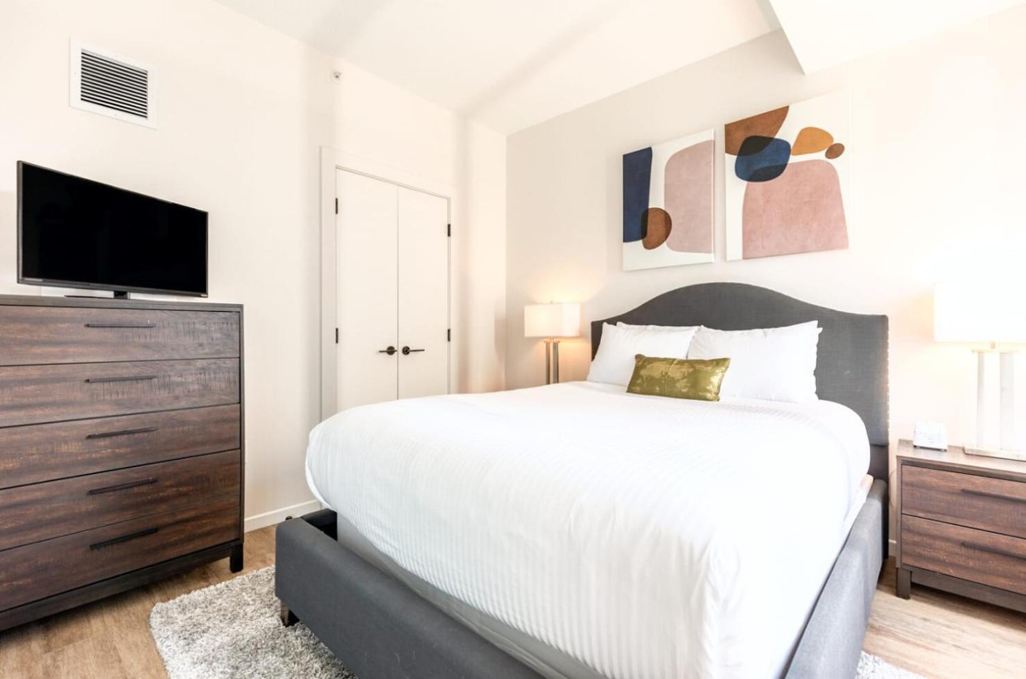 Bright Downtown Seaport- Alx-707