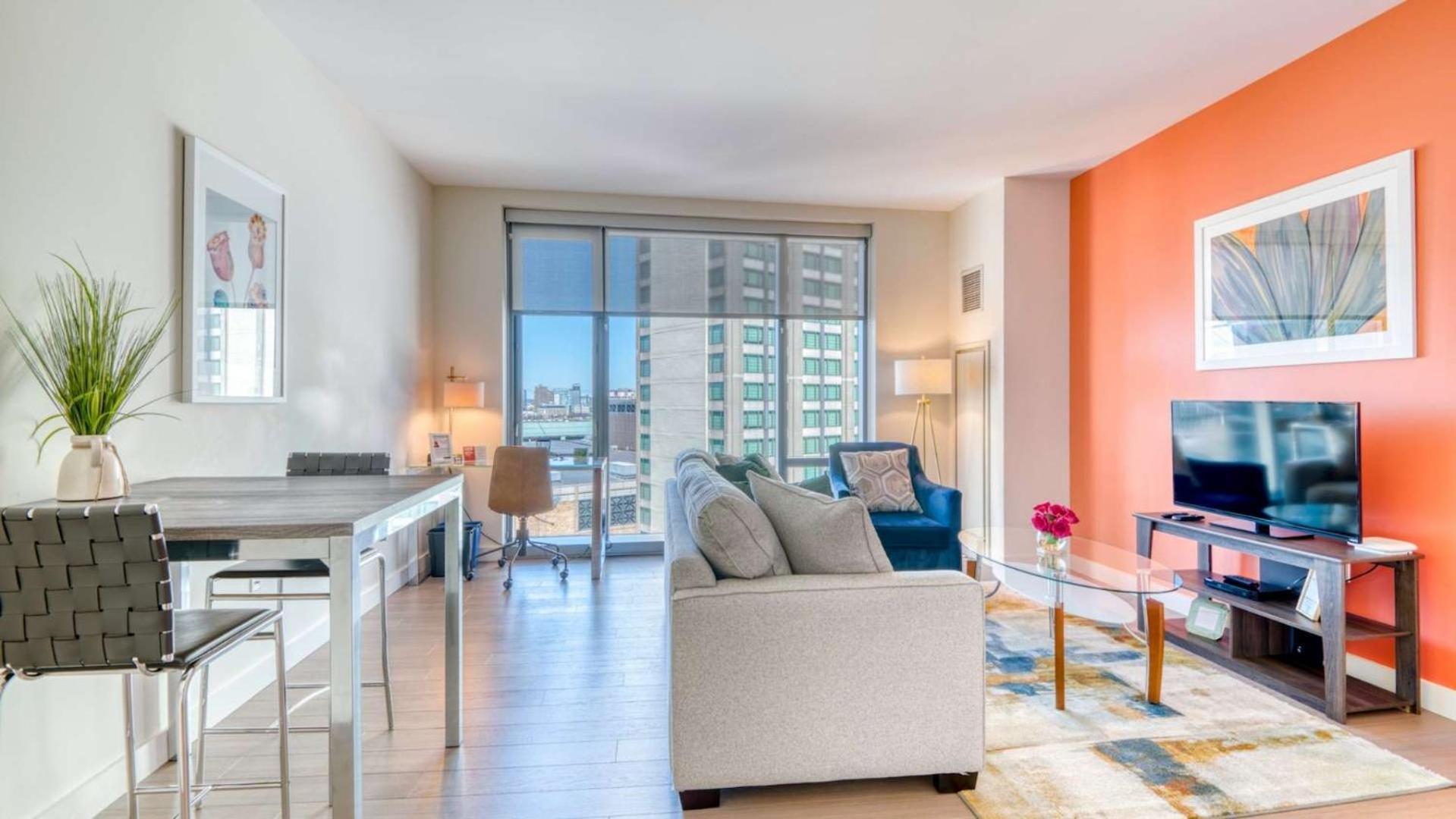 Spacious Back Bay - 30-1410 *