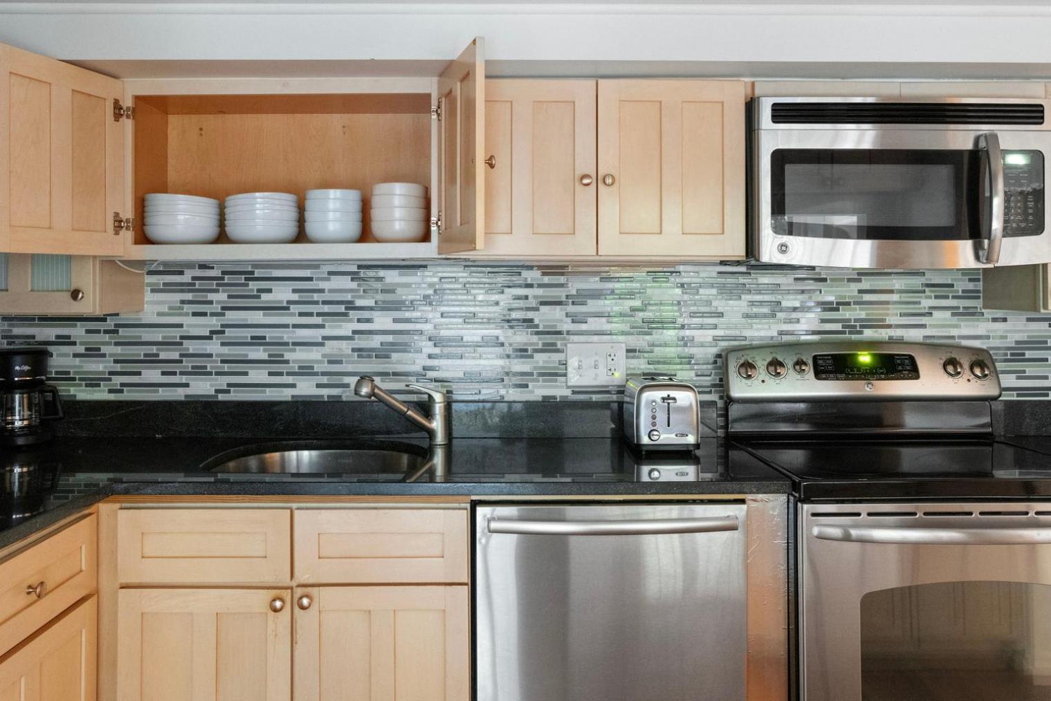 South End 2br W Wd Nr Shops Bos-938 Apartment *