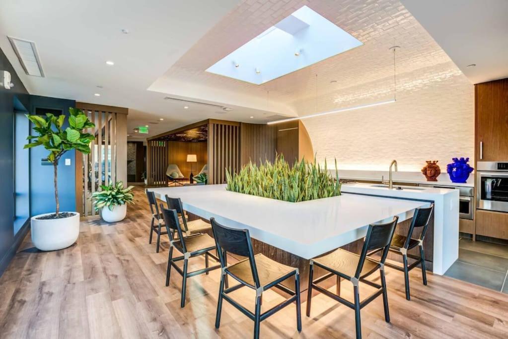 Fancy 2br 2ba Fenway * Boston