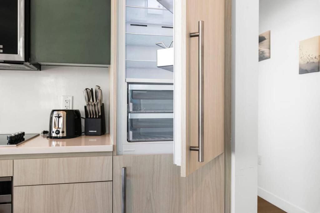 Fancy 2br 2ba Fenway Boston