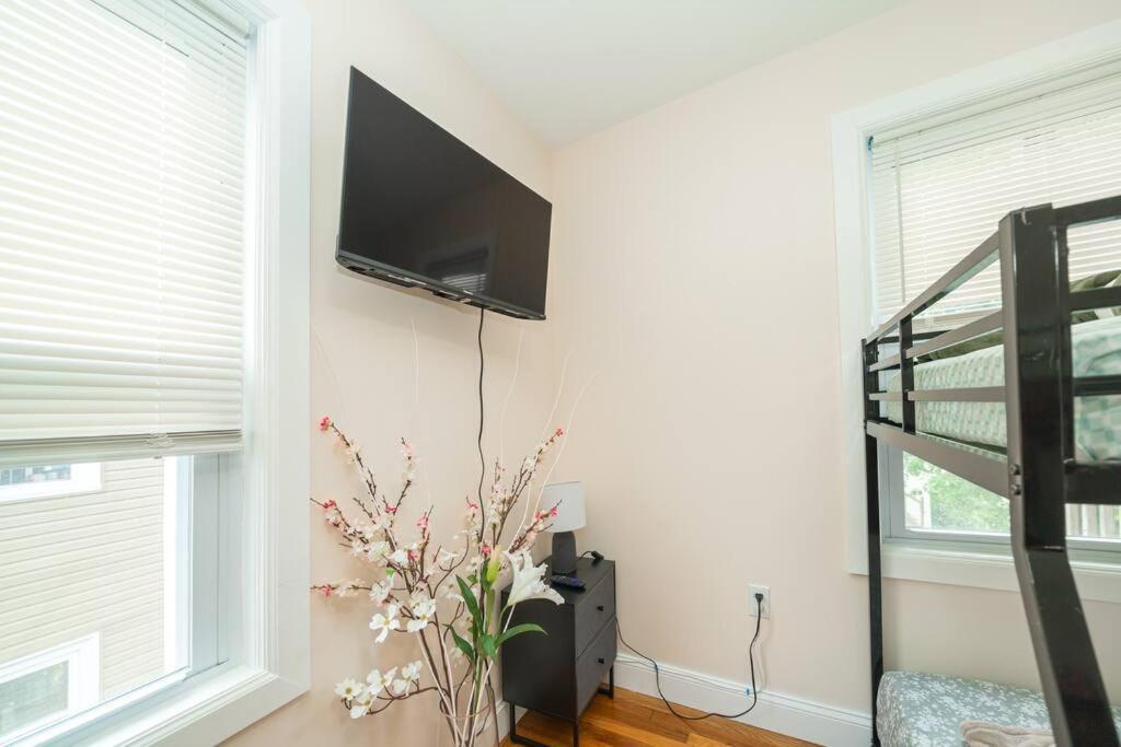 30-3 New! Heart Of Boston - Modern Cozy Apartment