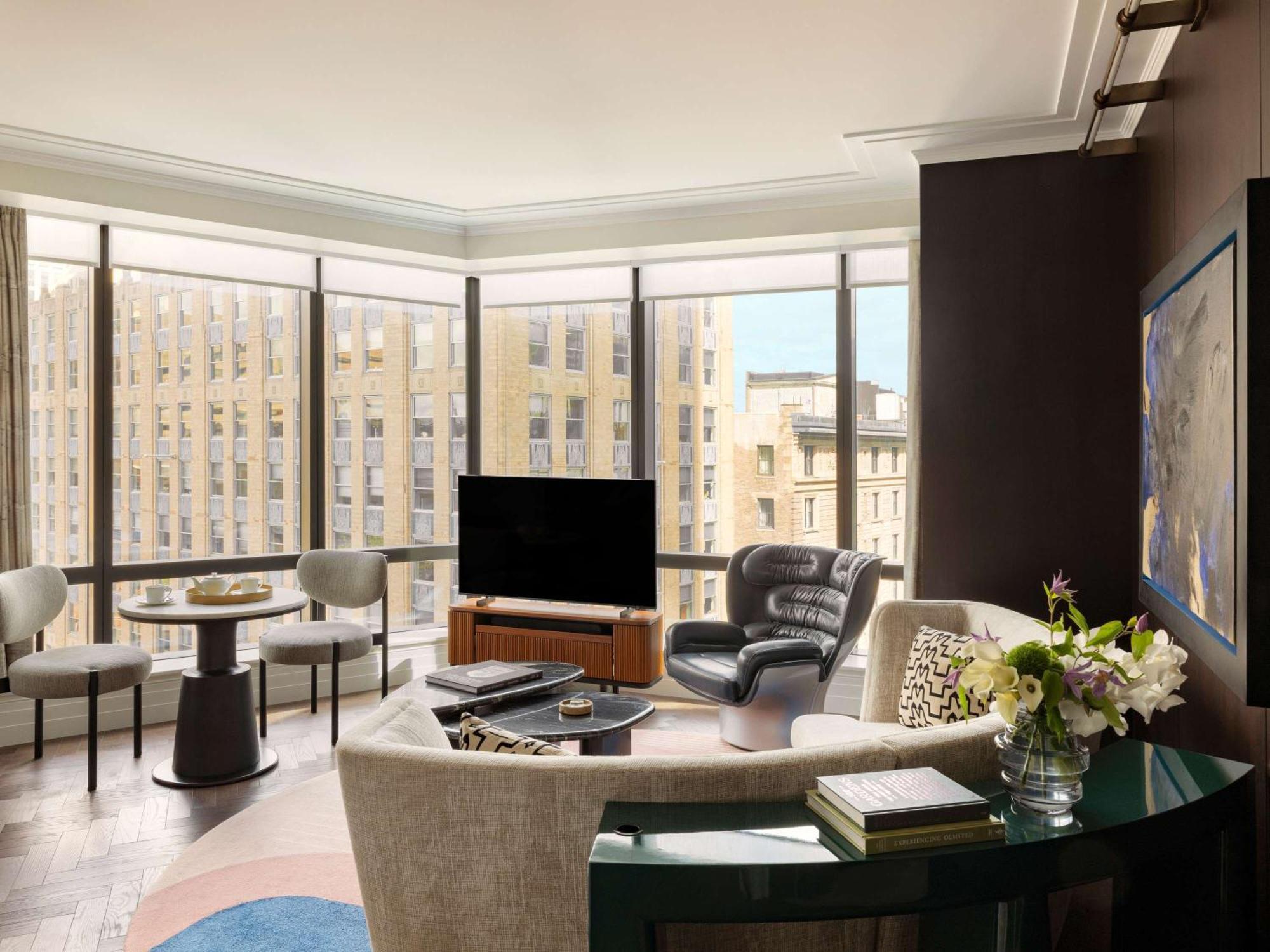 Raffles Hotel 5*