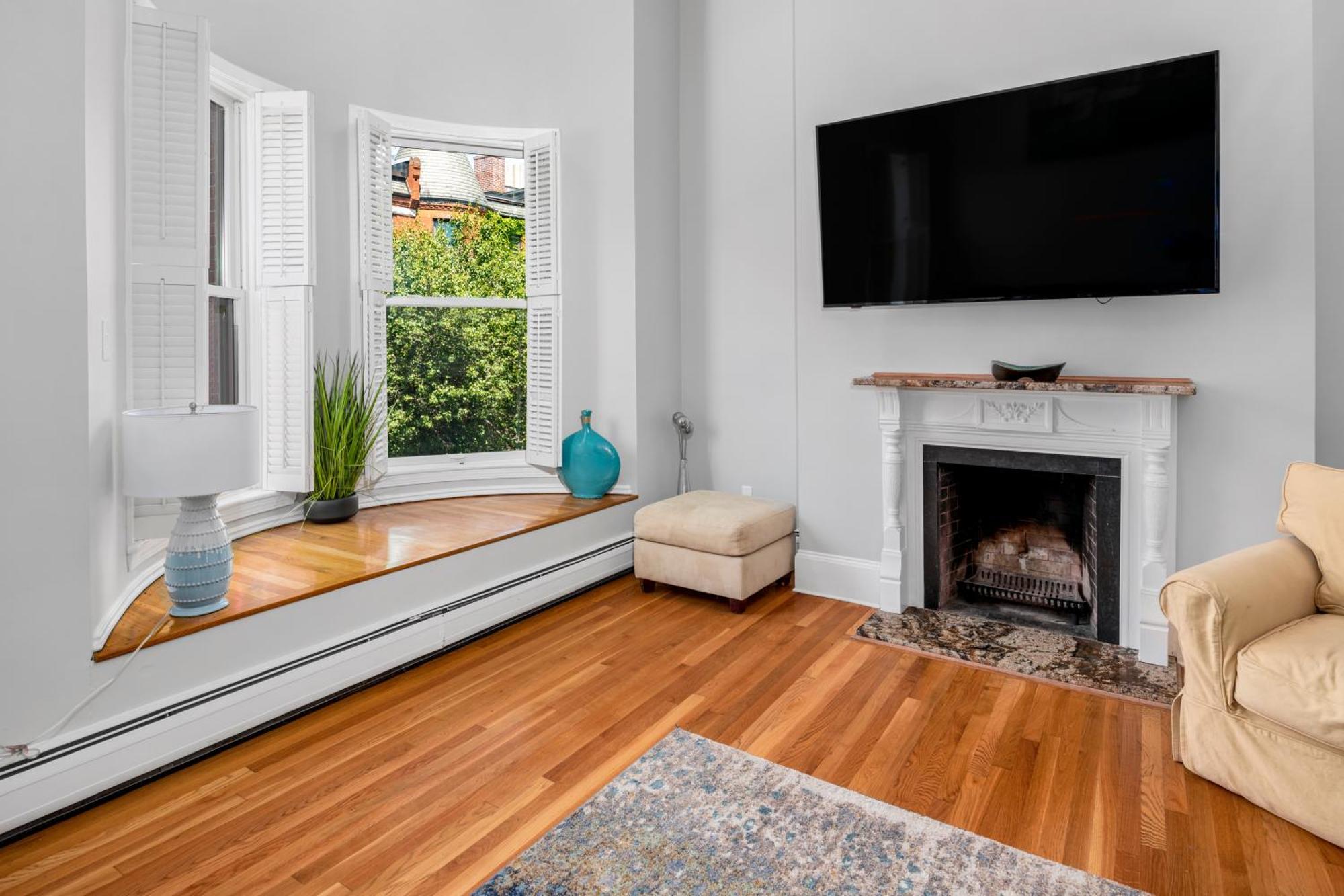 Brownstone Townhouse In Fenway * Boston