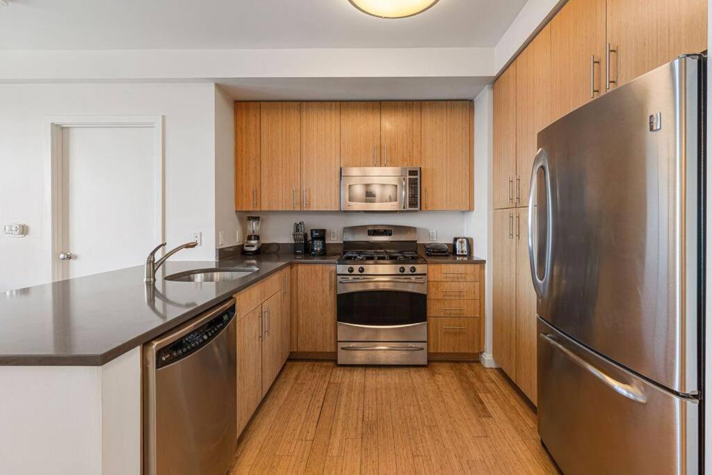 Tranquil 2 Bedroom 2ba With Stunning Views Apartment *