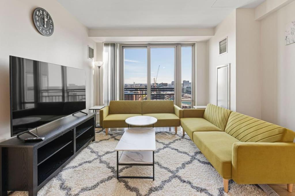 Tranquil 2 Bedroom 2ba With Stunning Views *