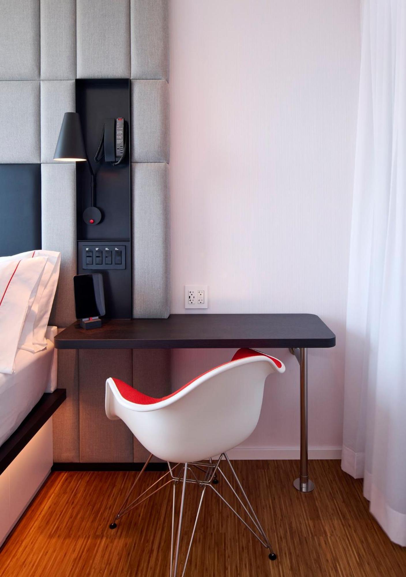 Citizenm Back Bay Hotel 4*