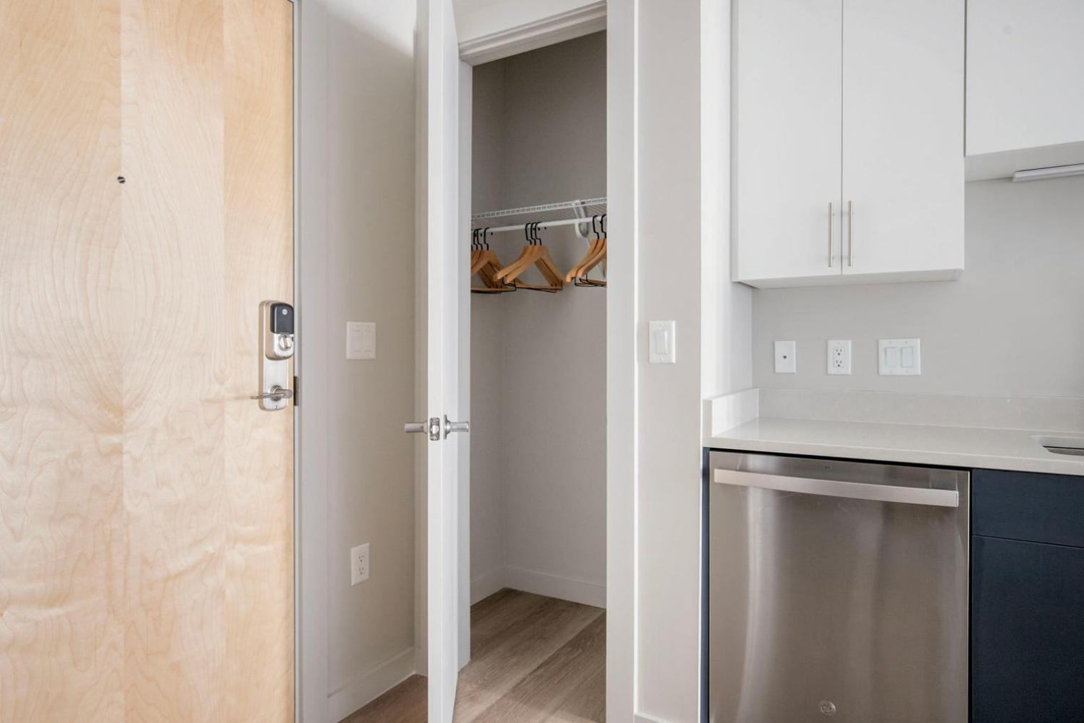 Apartment Burlington Jr 1br W Gym Wd Nr Dining Shops Bos-980
