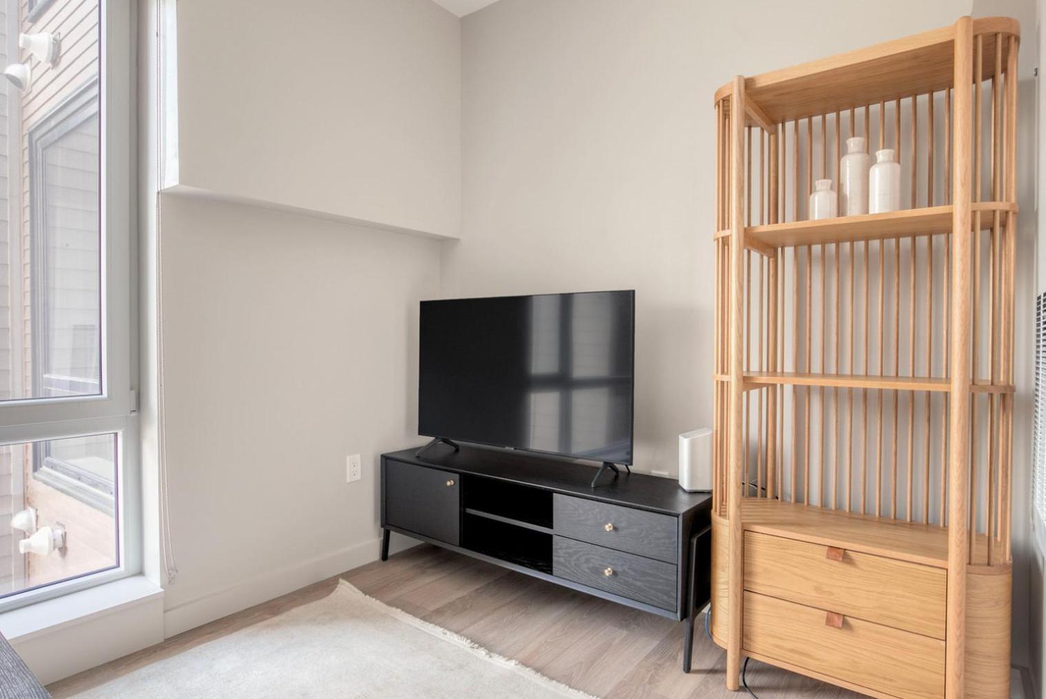 Apartment Burlington Jr 1br W Gym Wd Nr Dining Shops Bos-980 *